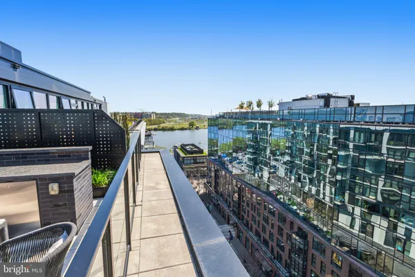 $2,300 | 1300 4th Street Southeast, Unit 902, Washington, DC 20003