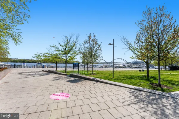 $2,300 | 1300 4th Street Southeast, Unit 902, Washington, DC 20003