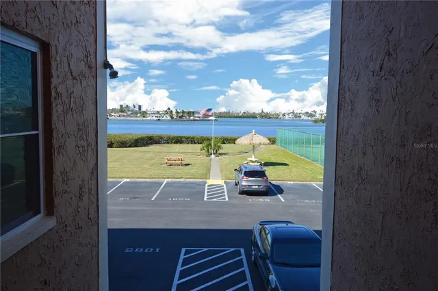 $2,500 | 12760 Indian Rocks Road, Unit 1034, Largo, FL 33774