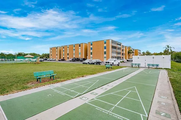 $2,500 | 12760 Indian Rocks Road, Unit 1034, Largo, FL 33774