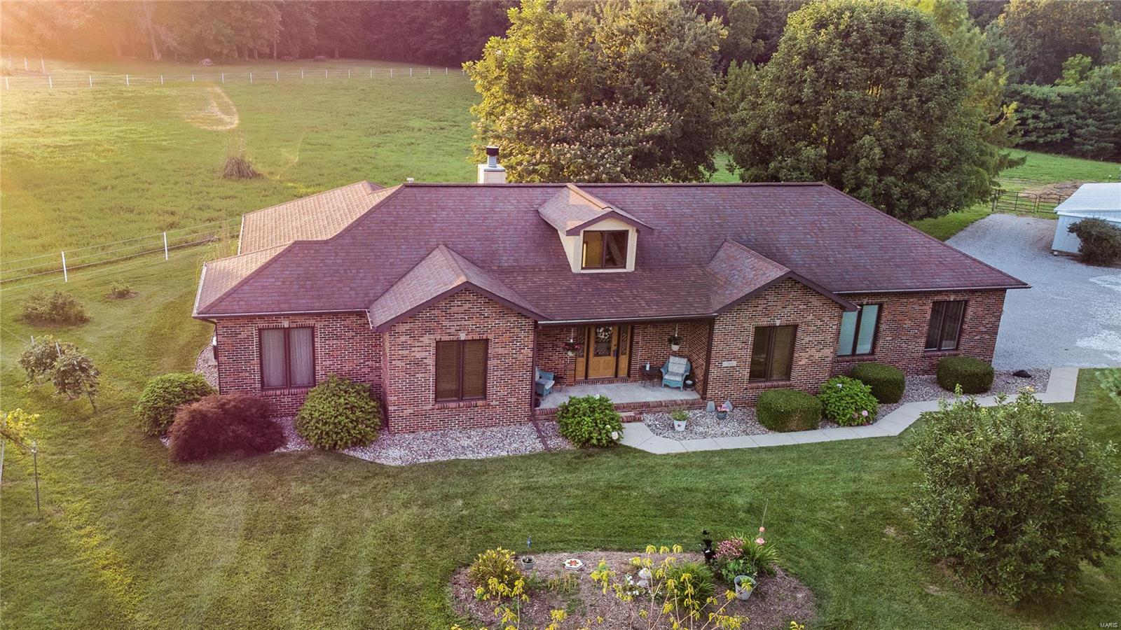 7811 Dustman Road Worden, IL 62097 - Photo 1 of 32