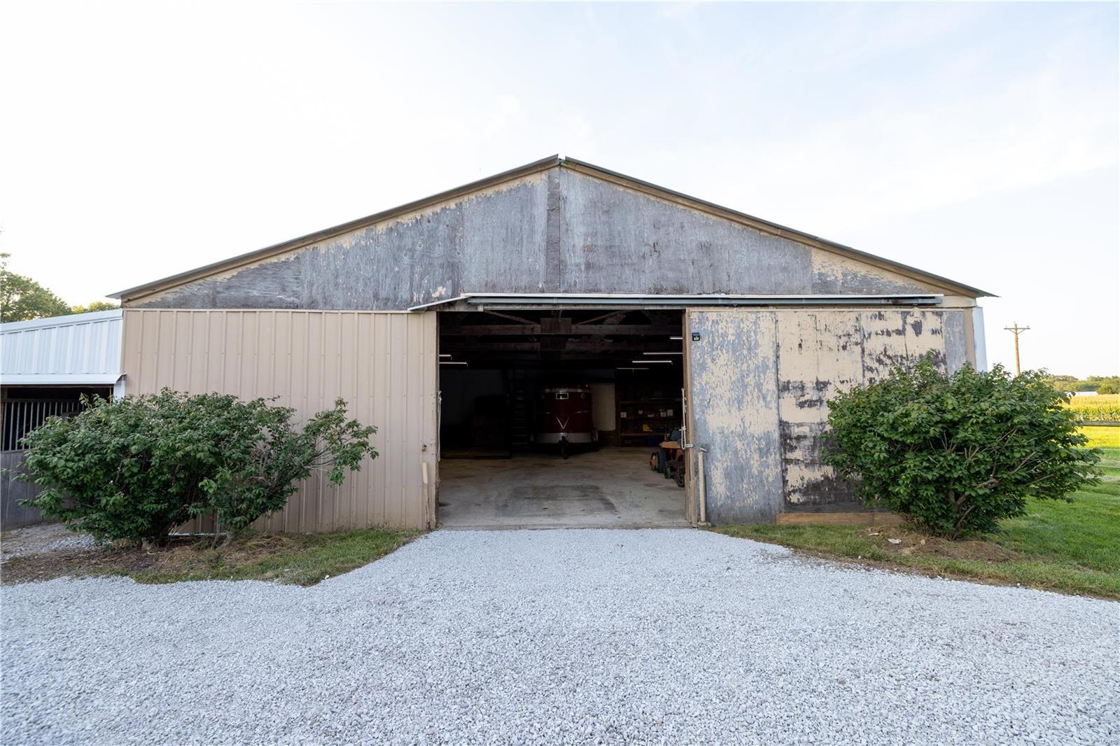 7811 Dustman Road Worden, IL 62097 - Photo 26 of 32