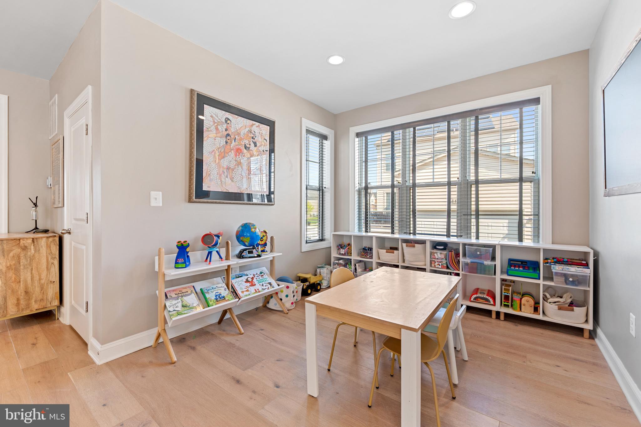 13422 Redspire Drive Silver Spring, MD 20906 - Photo 15 of 41 Additional main floor workspace