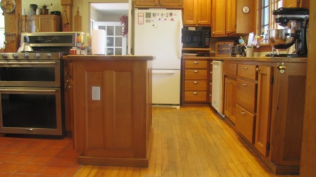 21 Wheeler Road Townsend, MA 01474 - Photo 9 of 40