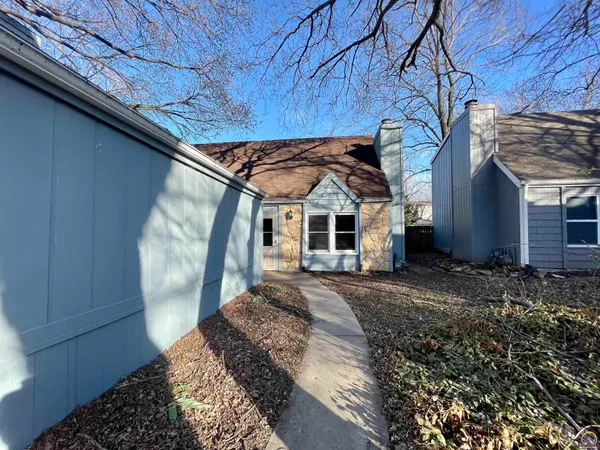$189,900 | 306 Northwood Lane, Lawrence, KS 66044