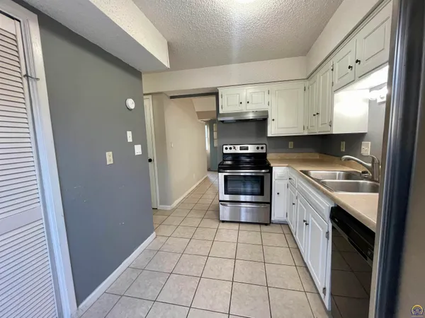 $187,500 | 306 Northwood Lane, Lawrence, KS 66044