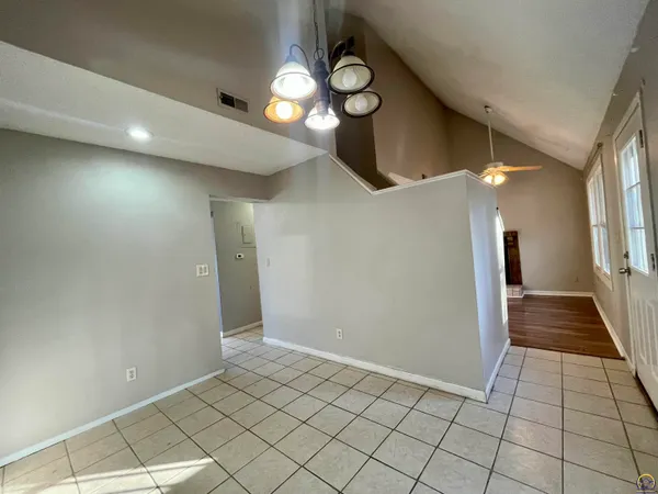 $187,500 | 306 Northwood Lane, Lawrence, KS 66044