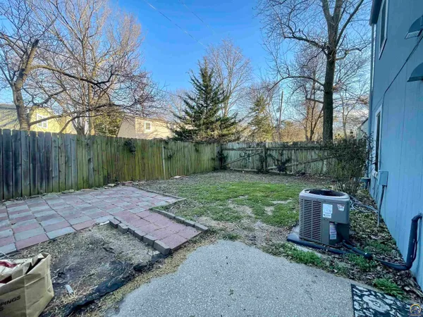 $187,500 | 306 Northwood Lane, Lawrence, KS 66044