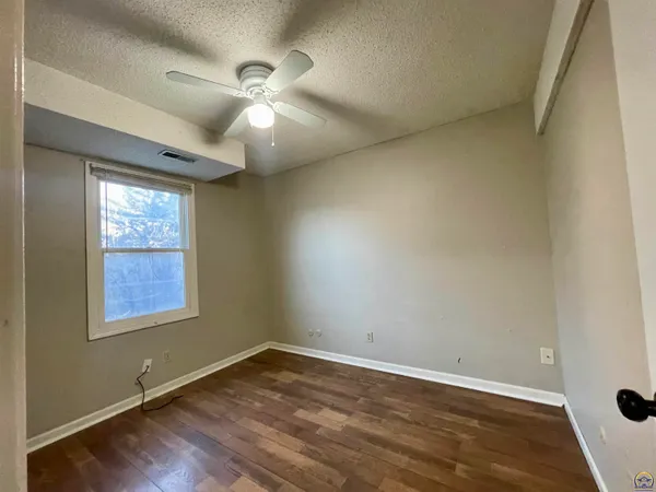$187,500 | 306 Northwood Lane, Lawrence, KS 66044