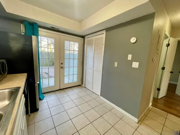 $187,500 | 306 Northwood Lane, Lawrence, KS 66044