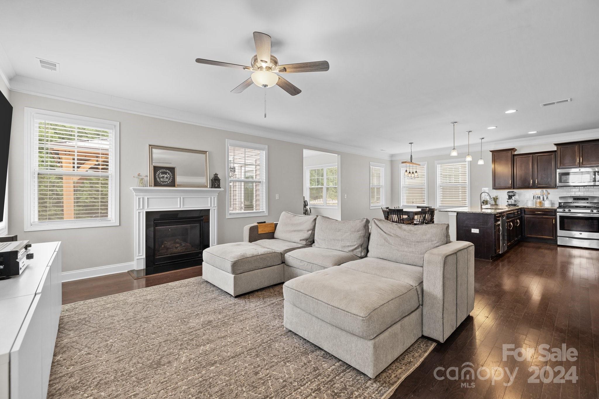 9204 Inverness Bay Road Charlotte, NC 28278 - Photo 6 of 40 Gallery Image 6