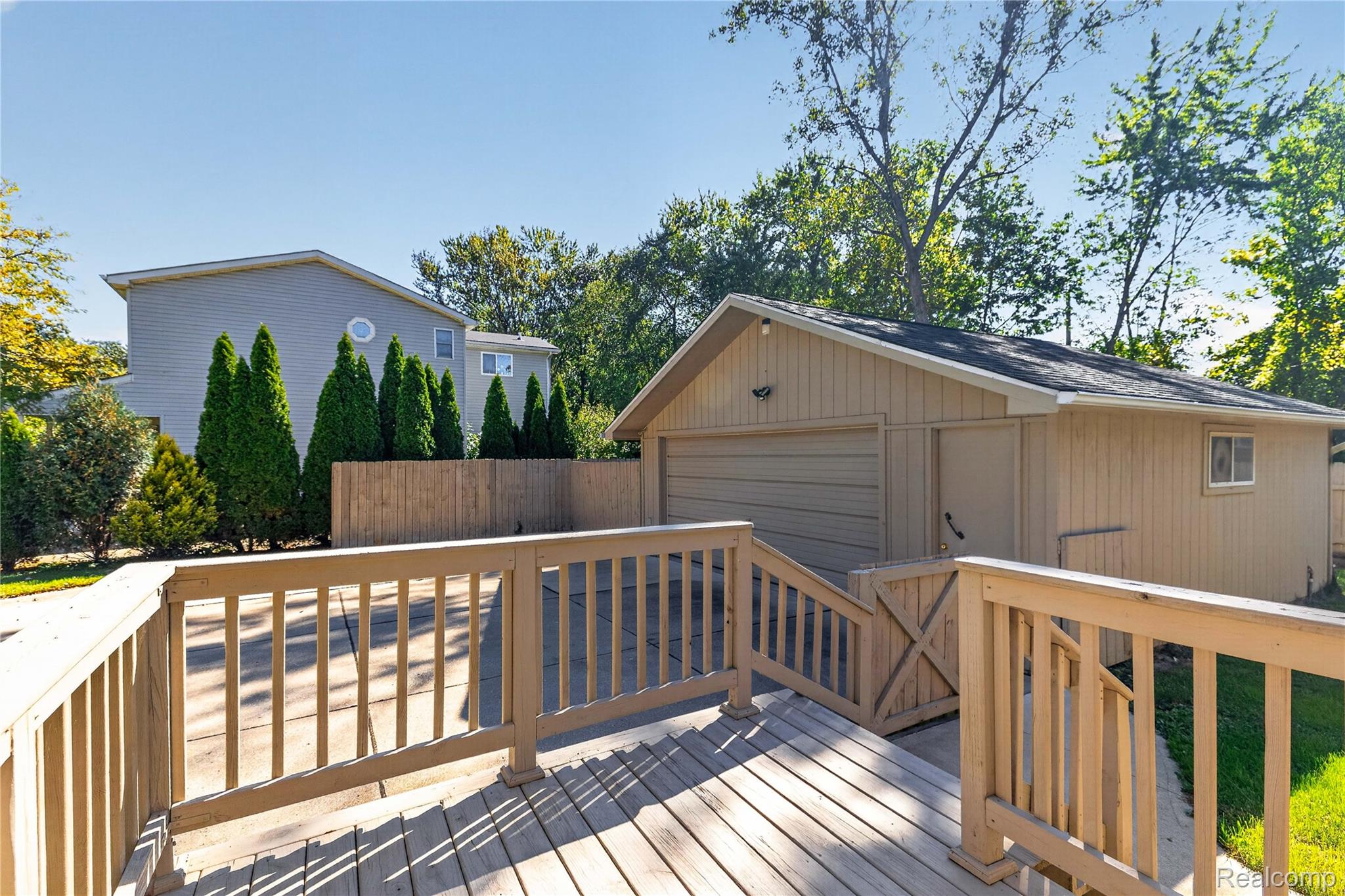 21263 Meridian Road Grosse Ile, MI 48138 - Photo 25 of 28 21263 Meridian, Grosse Ile (33 of 35).jpg