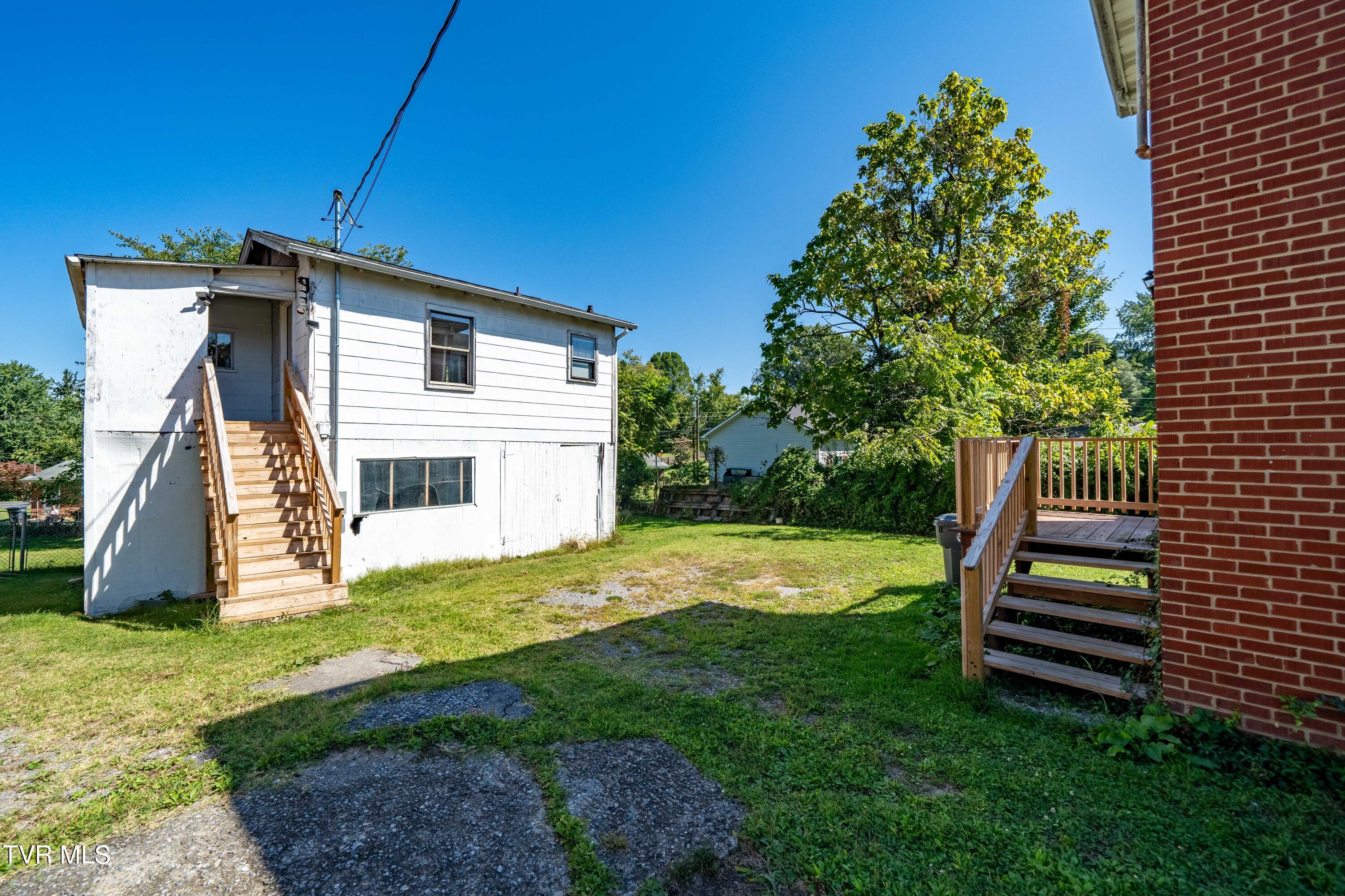 617 Taylor Street Bristol, TN 37620 - Photo 13 of 62 617 Taylor St (12 of 62)