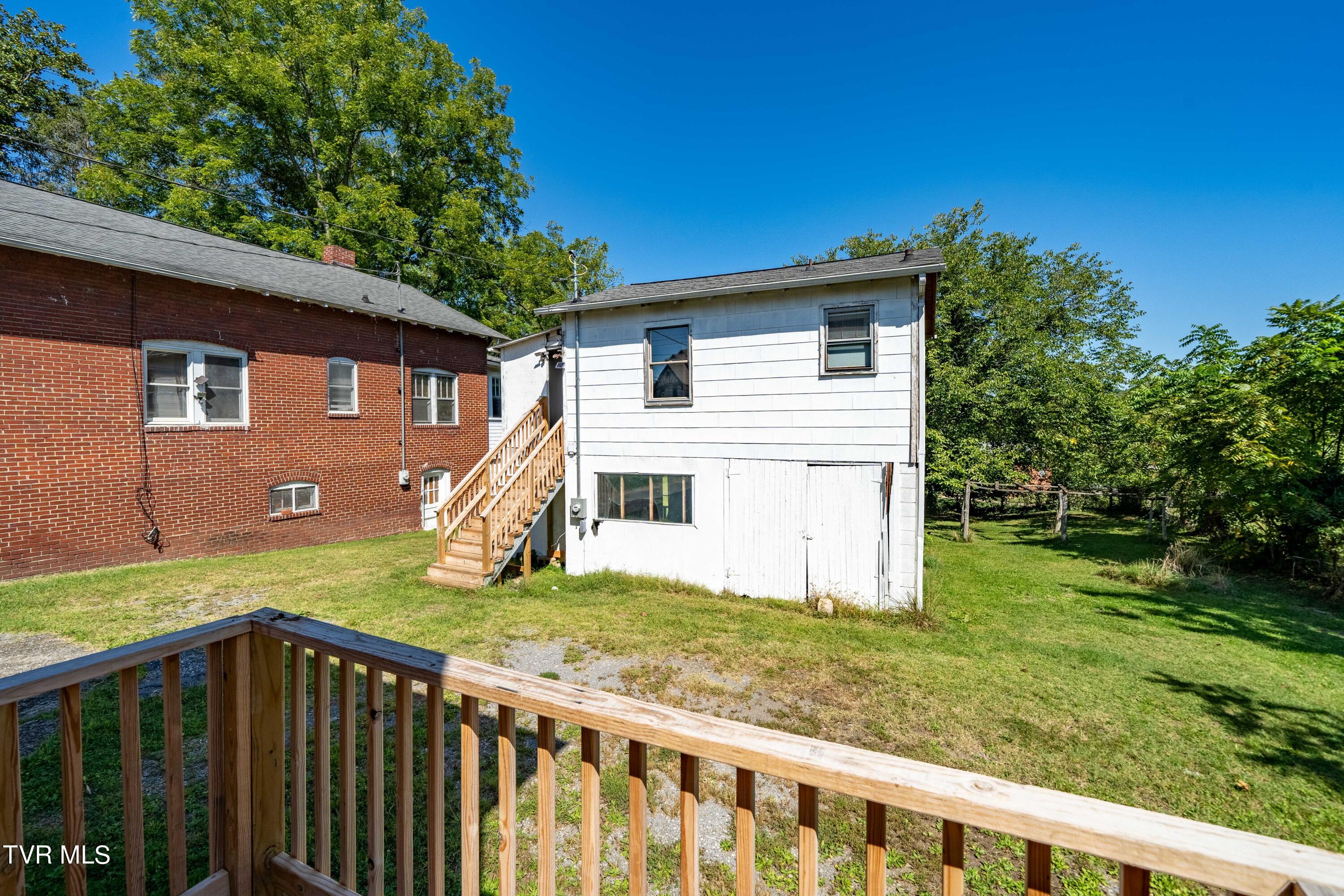 617 Taylor Street Bristol, TN 37620 - Photo 16 of 62 617 Taylor St (15 of 62)