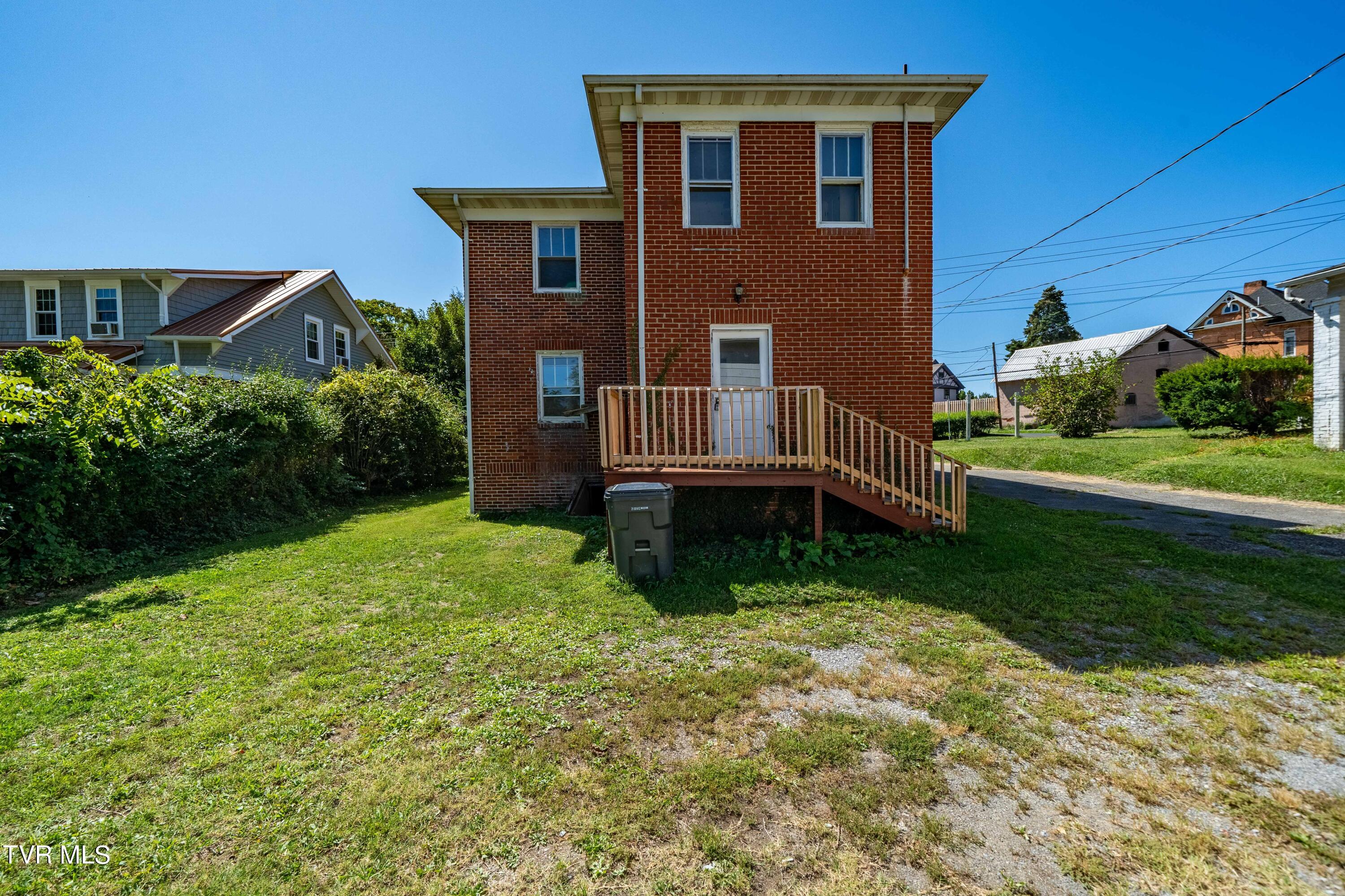 617 Taylor Street Bristol, TN 37620 - Photo 18 of 62 617 Taylor St (17 of 62)