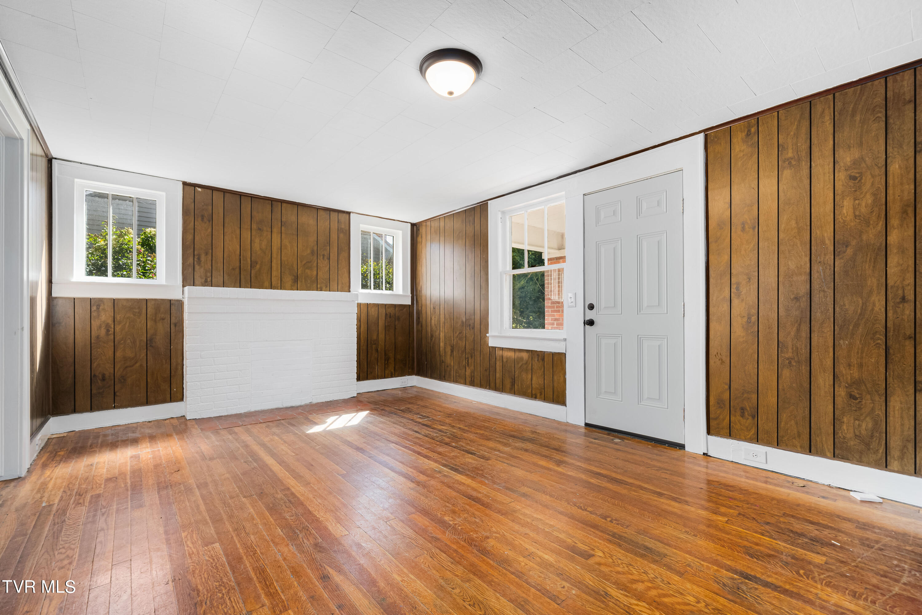 617 Taylor Street Bristol, TN 37620 - Photo 37 of 62 617 Taylor St (36 of 62)