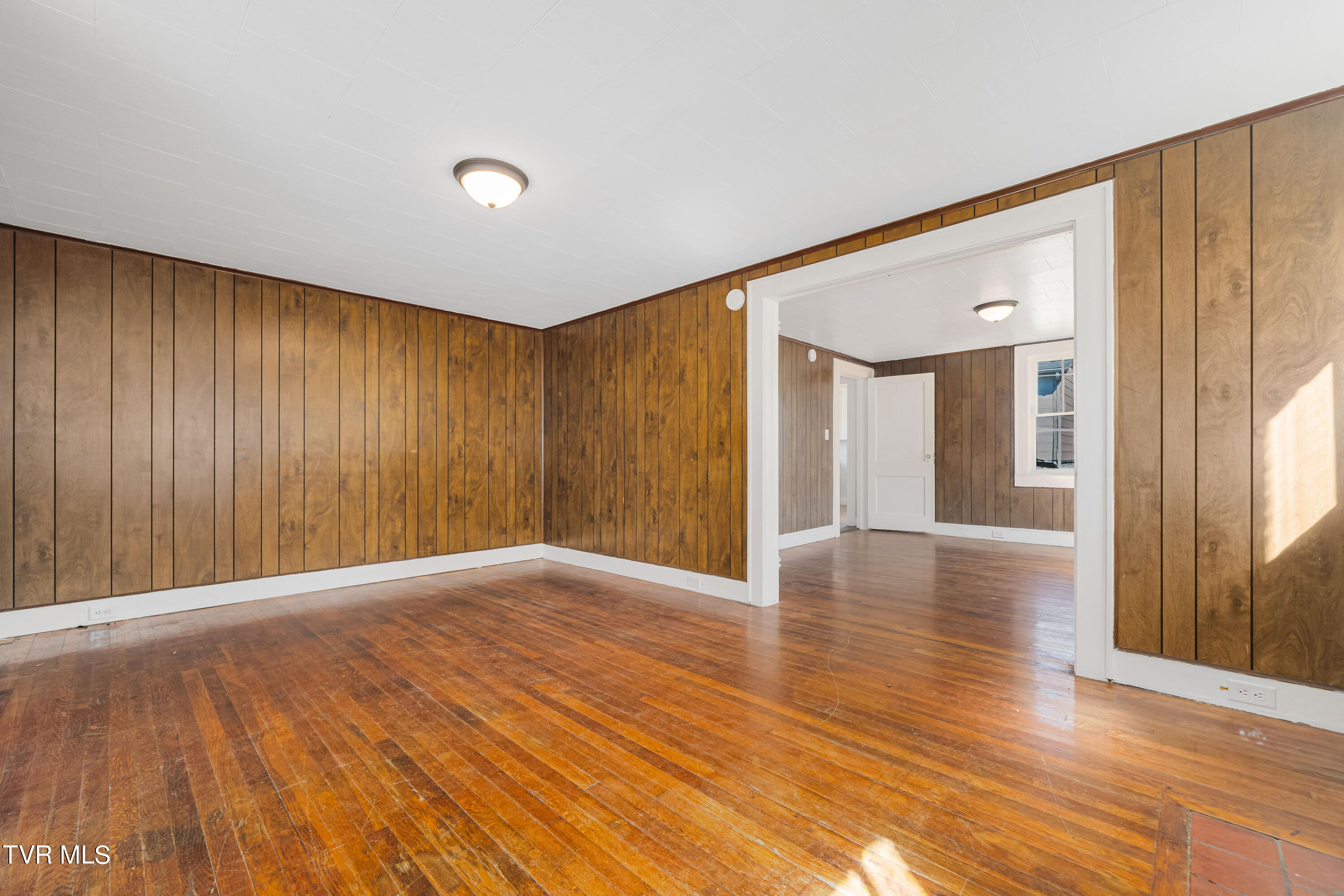 617 Taylor Street Bristol, TN 37620 - Photo 38 of 62 617 Taylor St (37 of 62)