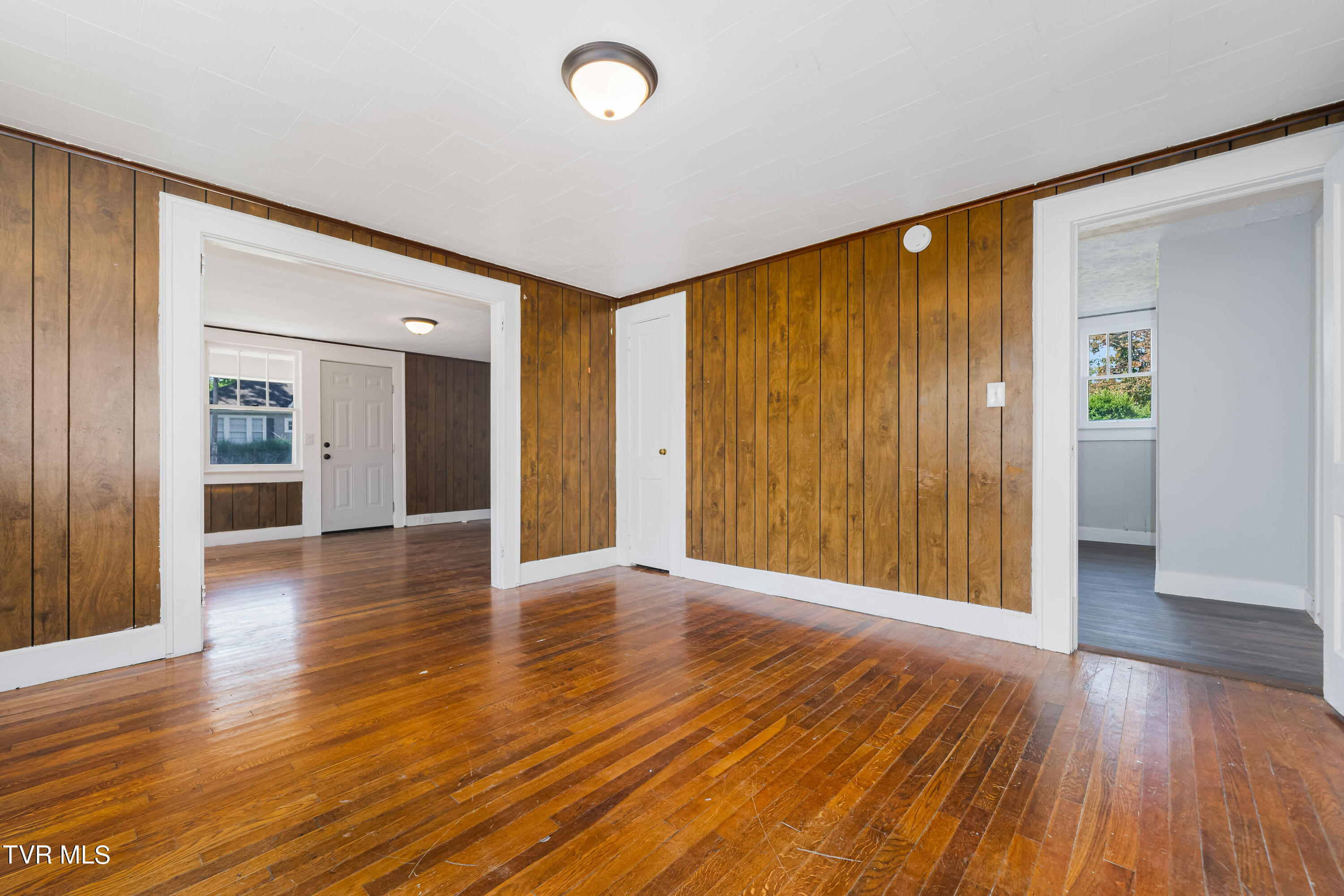 617 Taylor Street Bristol, TN 37620 - Photo 40 of 62 617 Taylor St (39 of 62)