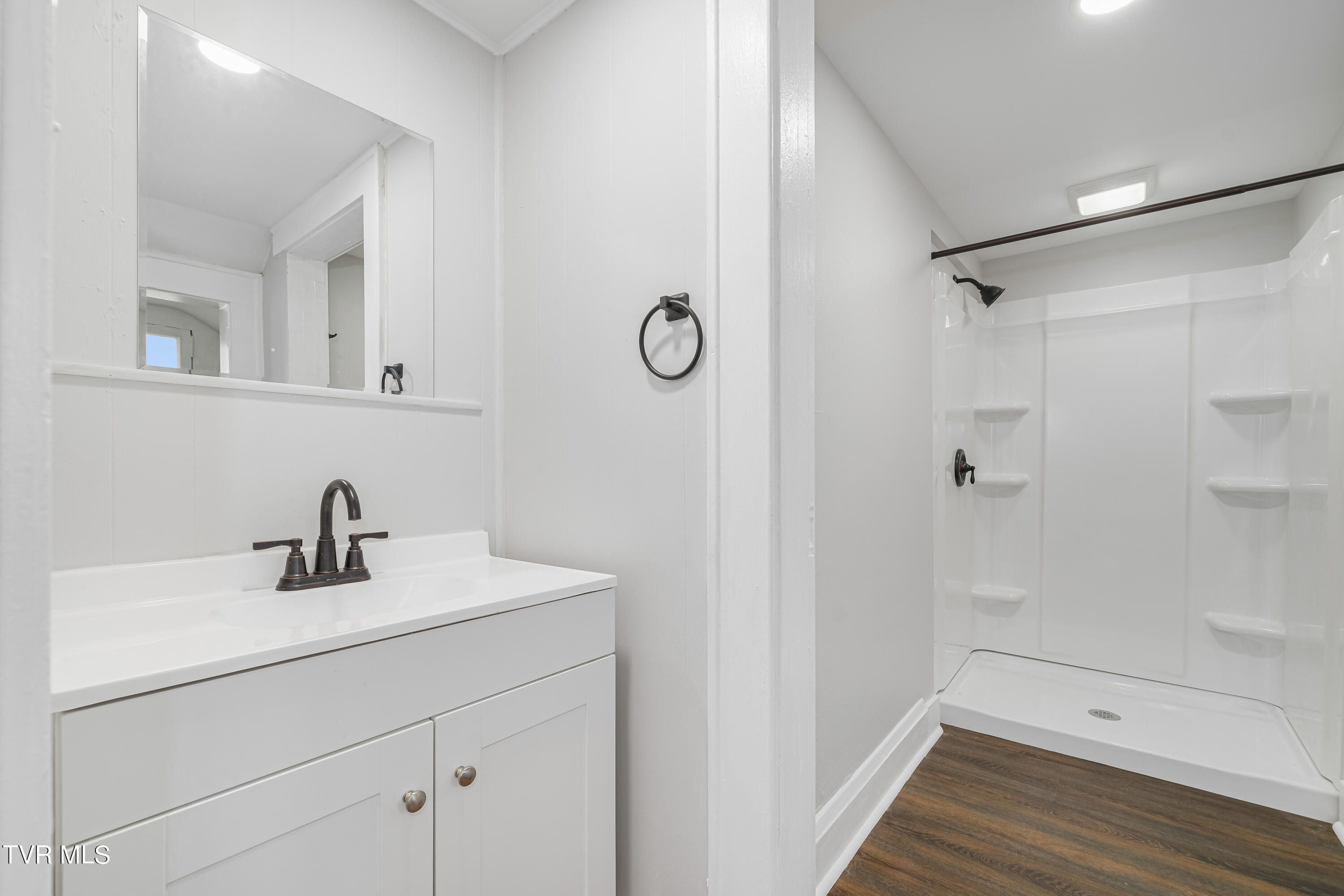 617 Taylor Street Bristol, TN 37620 - Photo 42 of 62 617 Taylor St (41 of 62)