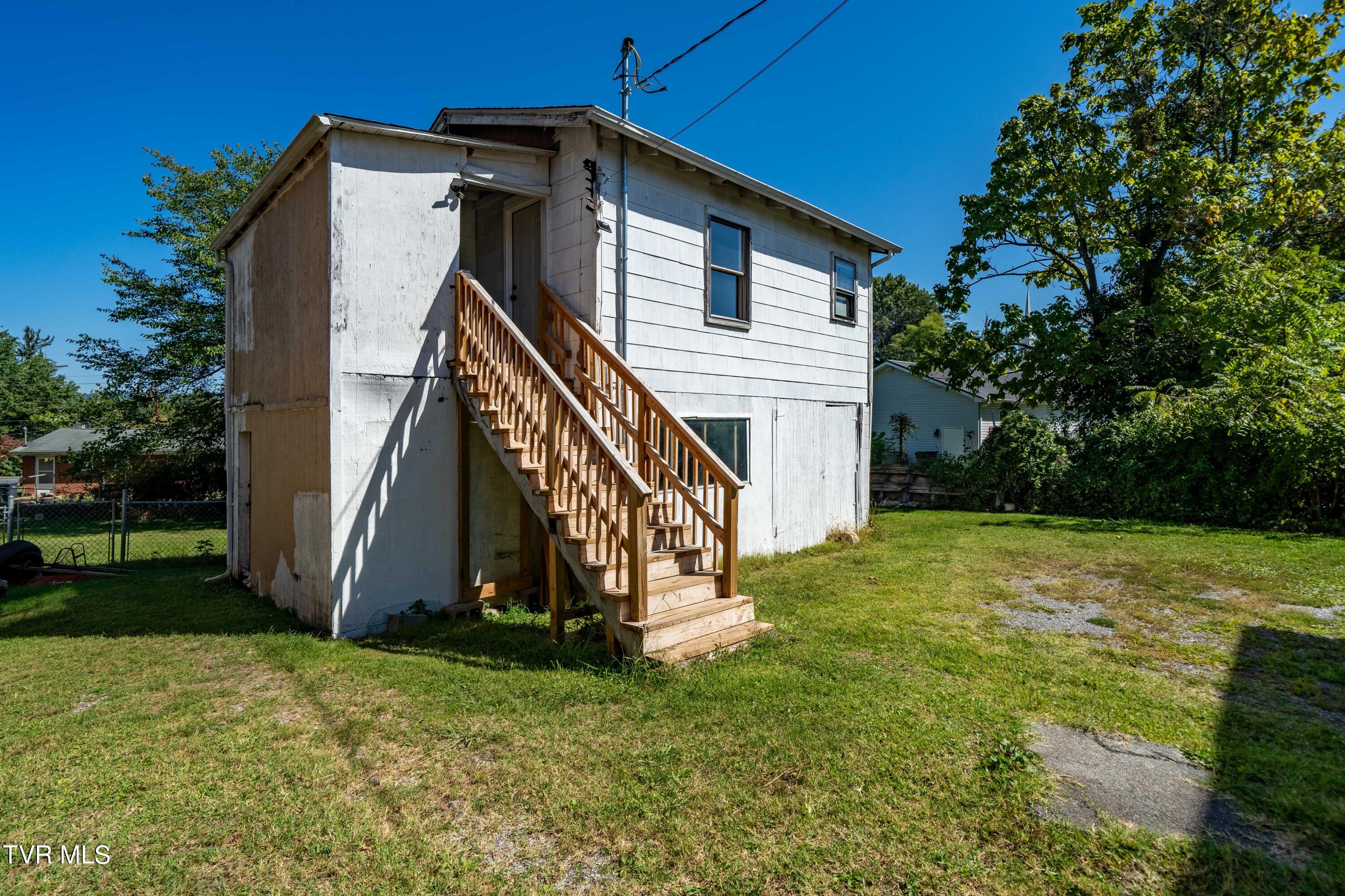 617 Taylor Street Bristol, TN 37620 - Photo 48 of 62 617 Taylor St (47 of 62)