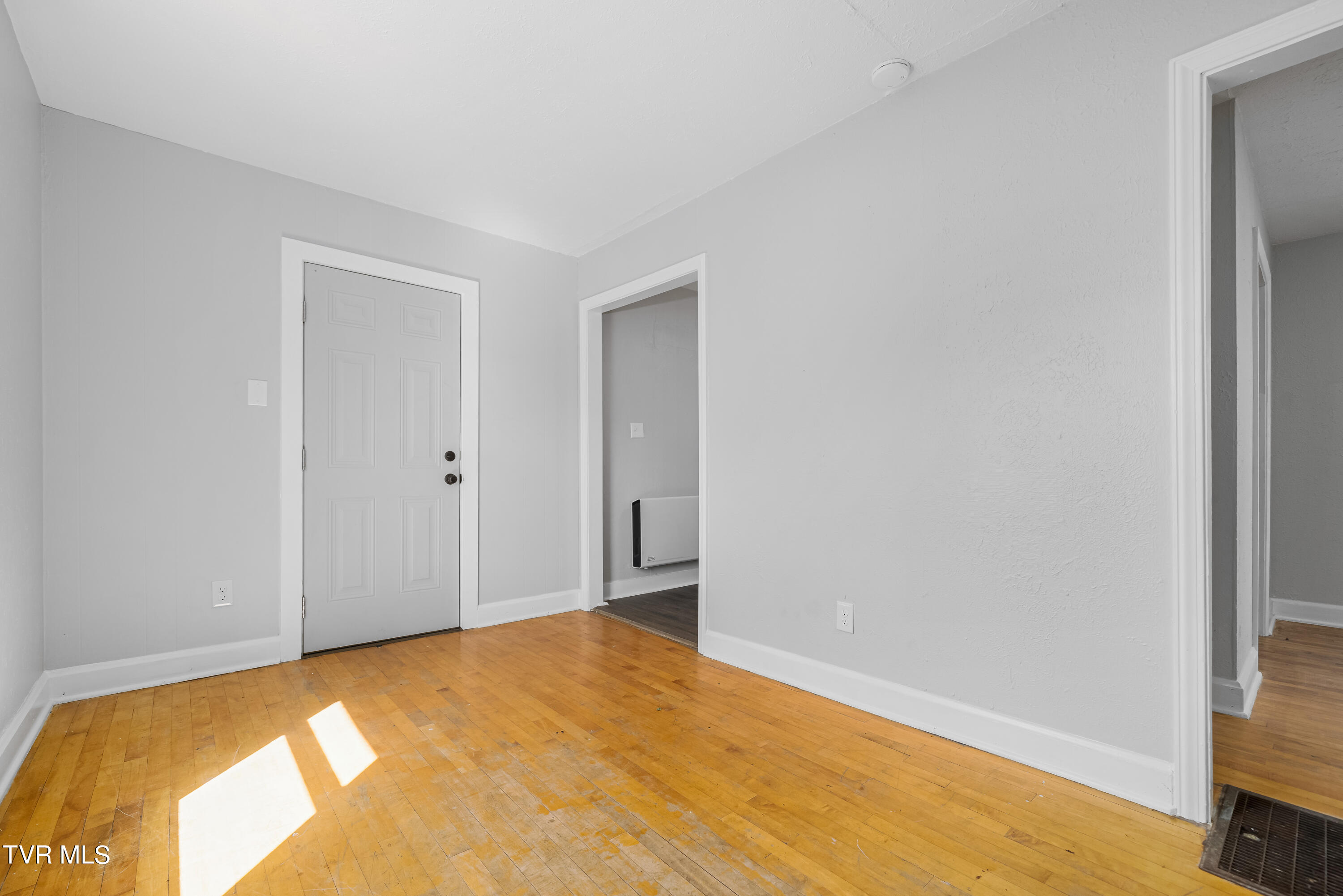 617 Taylor Street Bristol, TN 37620 - Photo 52 of 62 617 Taylor St (51 of 62)