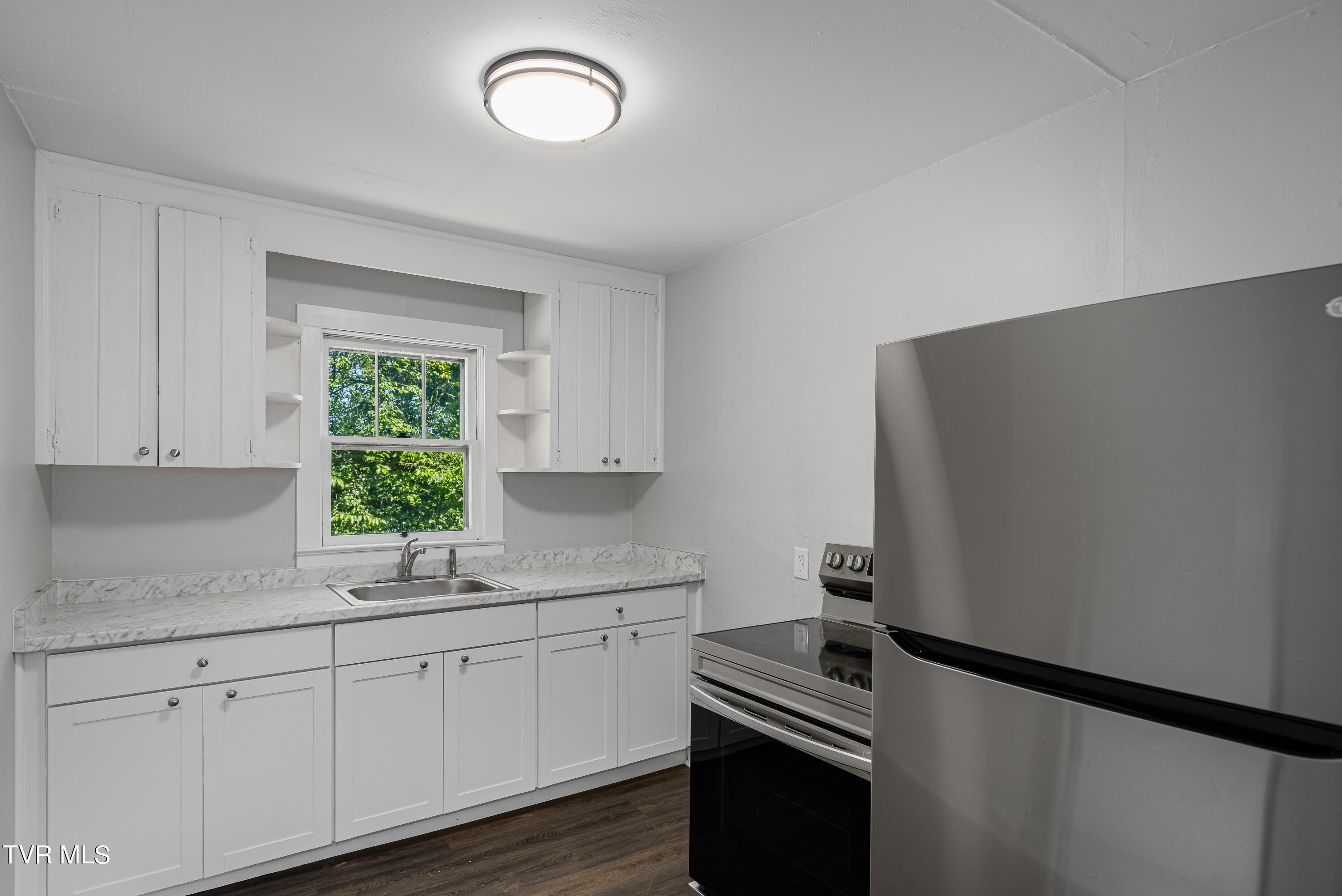 617 Taylor Street Bristol, TN 37620 - Photo 53 of 62 617 Taylor St (52 of 62)