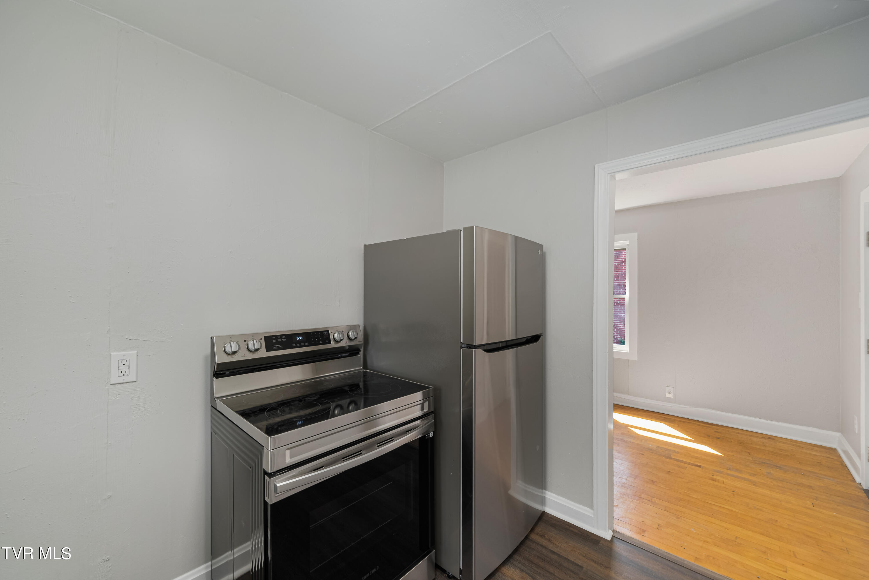 617 Taylor Street Bristol, TN 37620 - Photo 54 of 62 617 Taylor St (53 of 62)