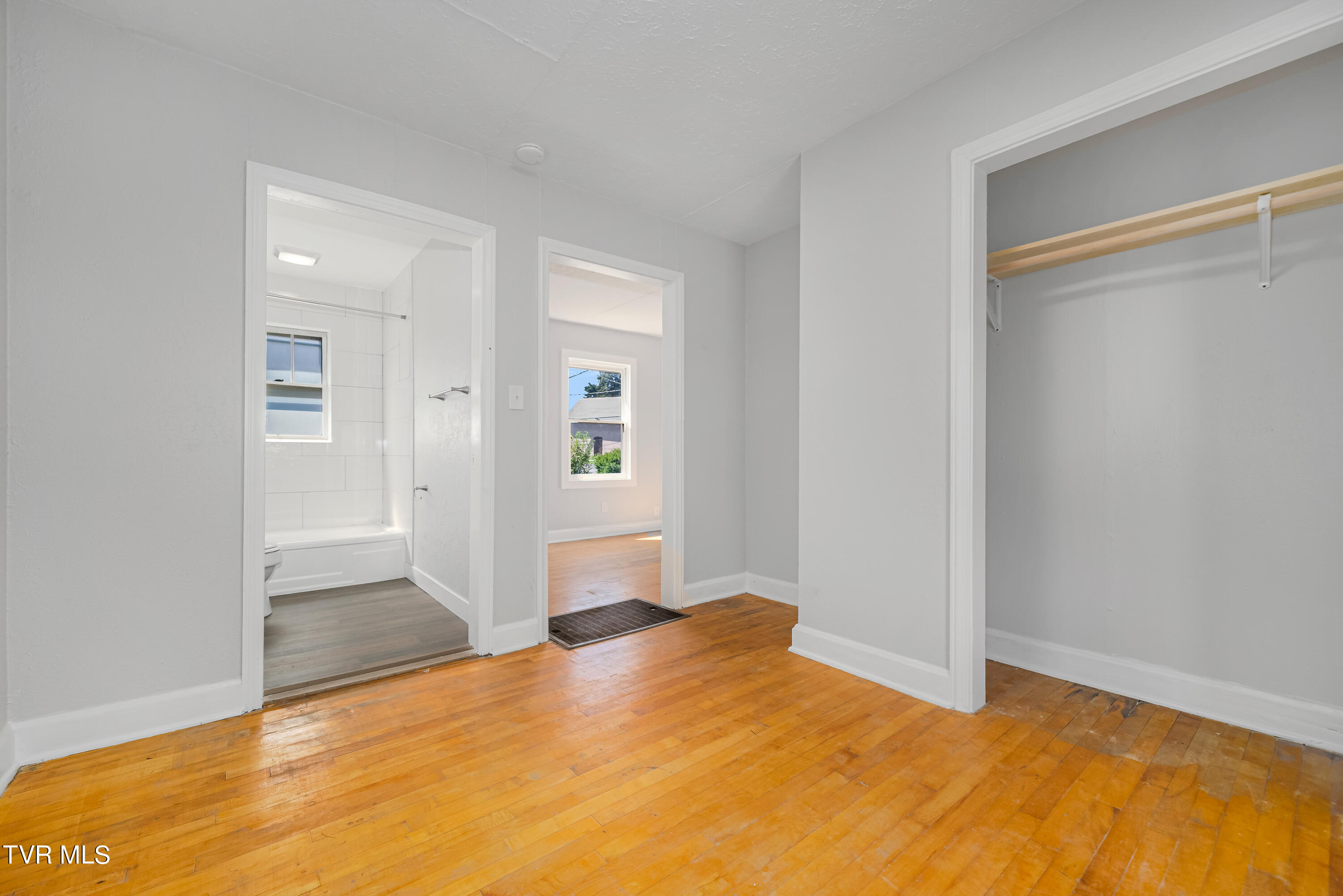 617 Taylor Street Bristol, TN 37620 - Photo 56 of 62 617 Taylor St (55 of 62)