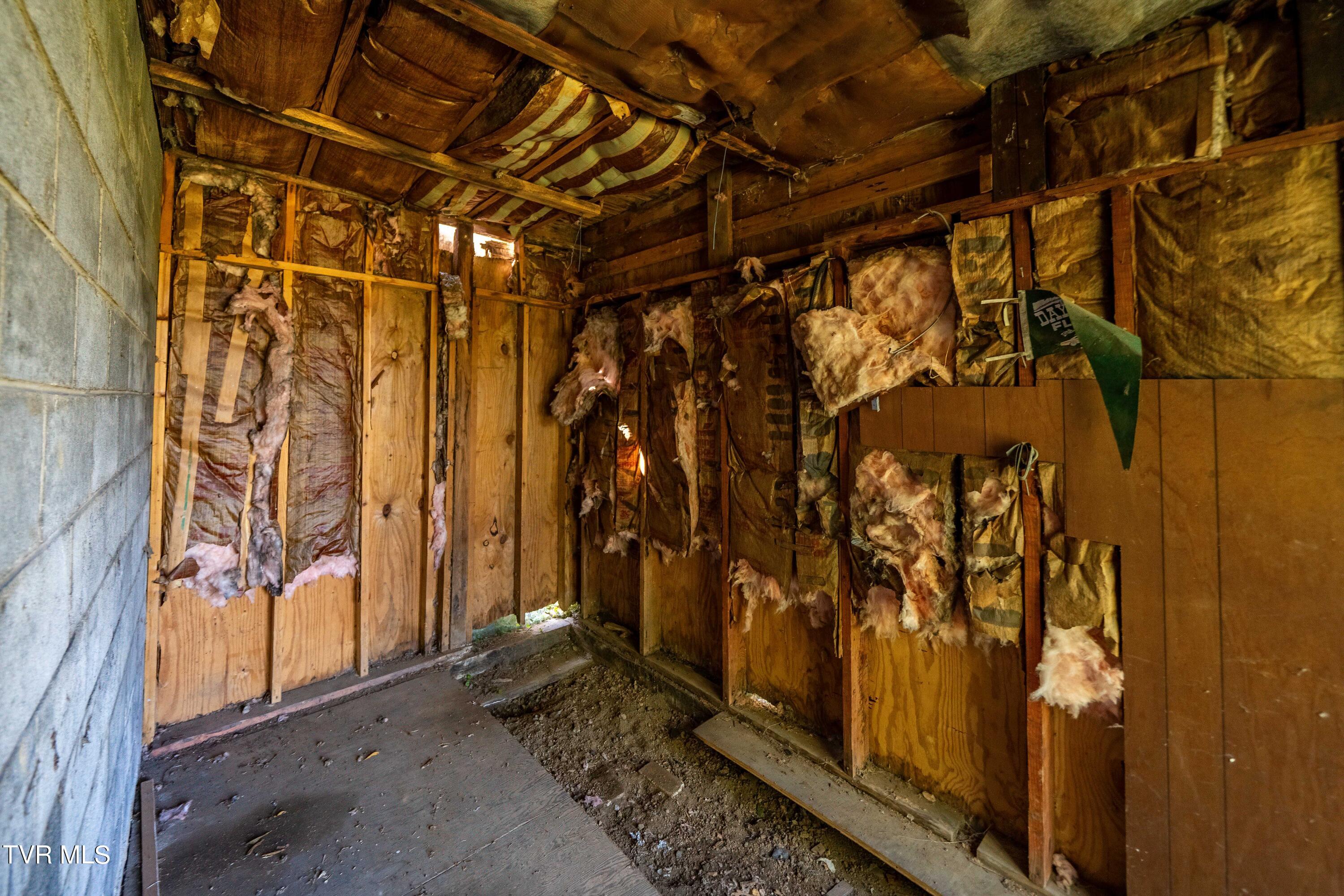 617 Taylor Street Bristol, TN 37620 - Photo 60 of 62 617 Taylor St (59 of 62)