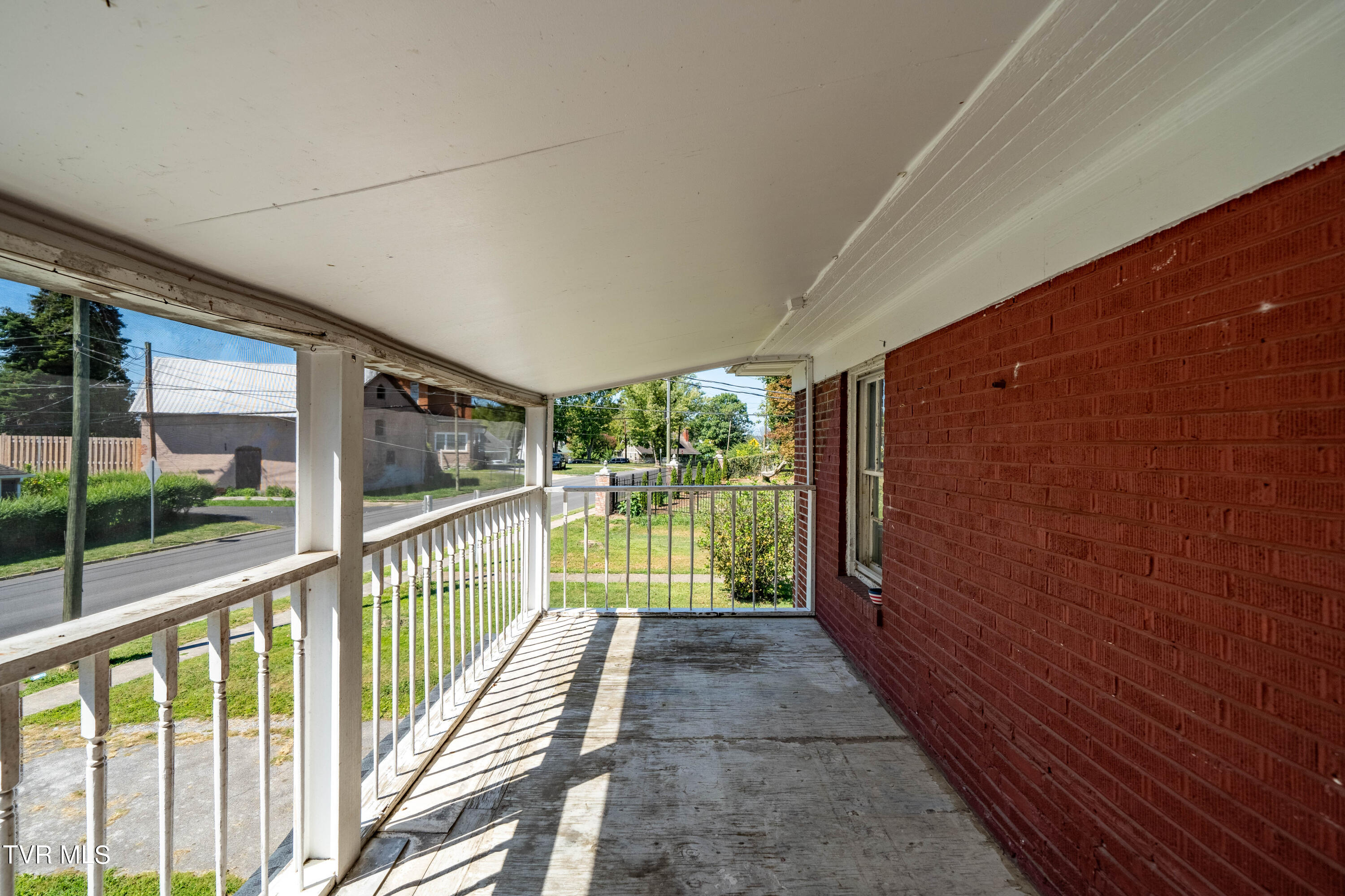 617 Taylor Street Bristol, TN 37620 - Photo 10 of 62 617 Taylor St (9 of 62)