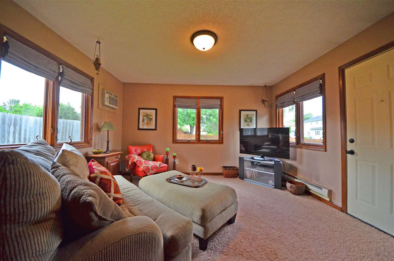 8615 Rail Fence Road Fort Wayne, IN 46835 - Photo 4 of 21 Gallery Image 4