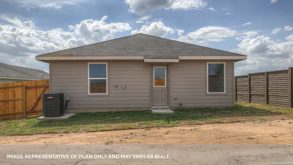 $215,990 | 2205 Lionheart Drive, Luling, TX 78648