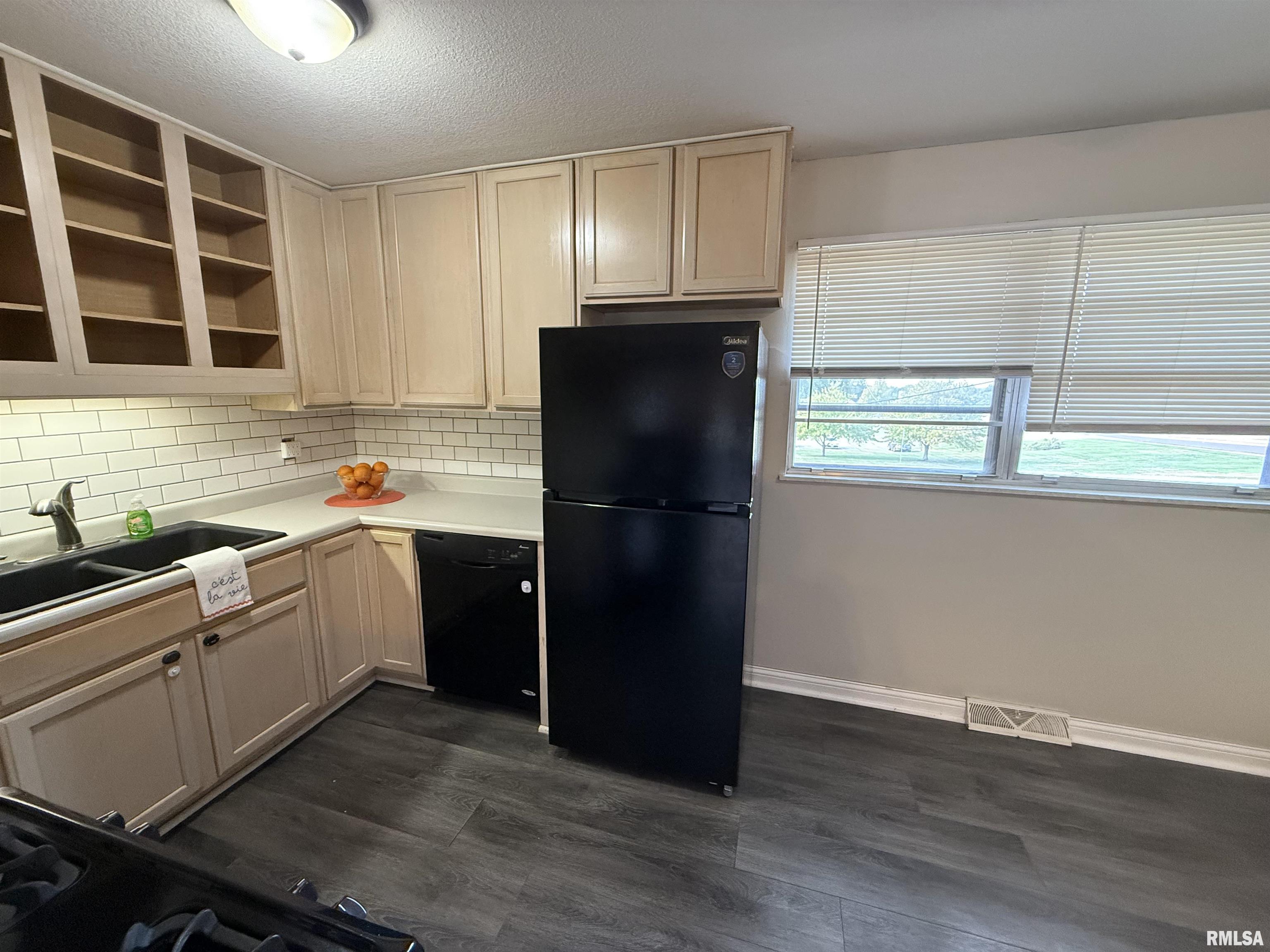 6345 North Randwick Road Peoria, IL 61615 - Photo 14 of 81 Gallery Image 14