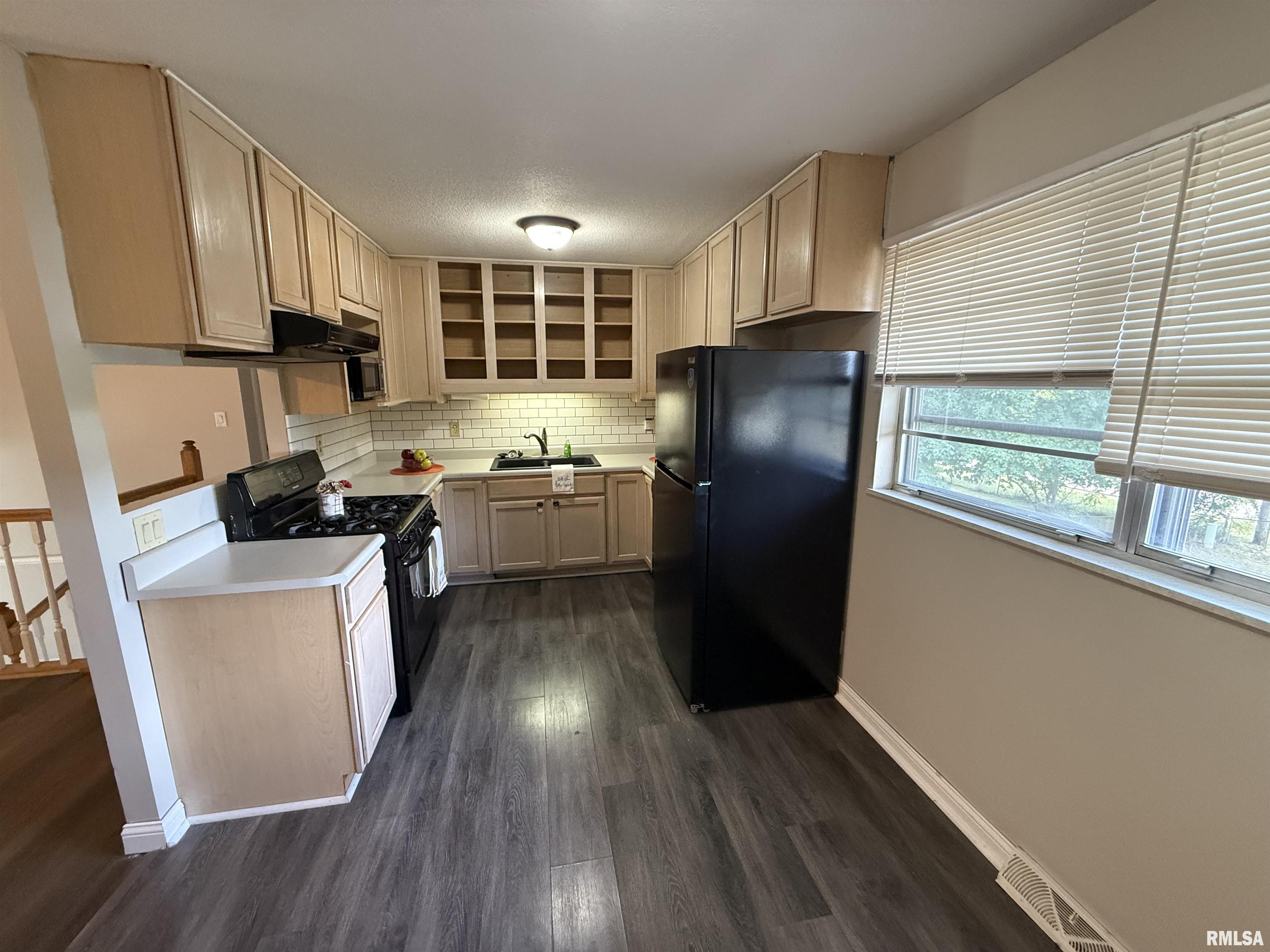 6345 North Randwick Road Peoria, IL 61615 - Photo 15 of 81 Gallery Image 15