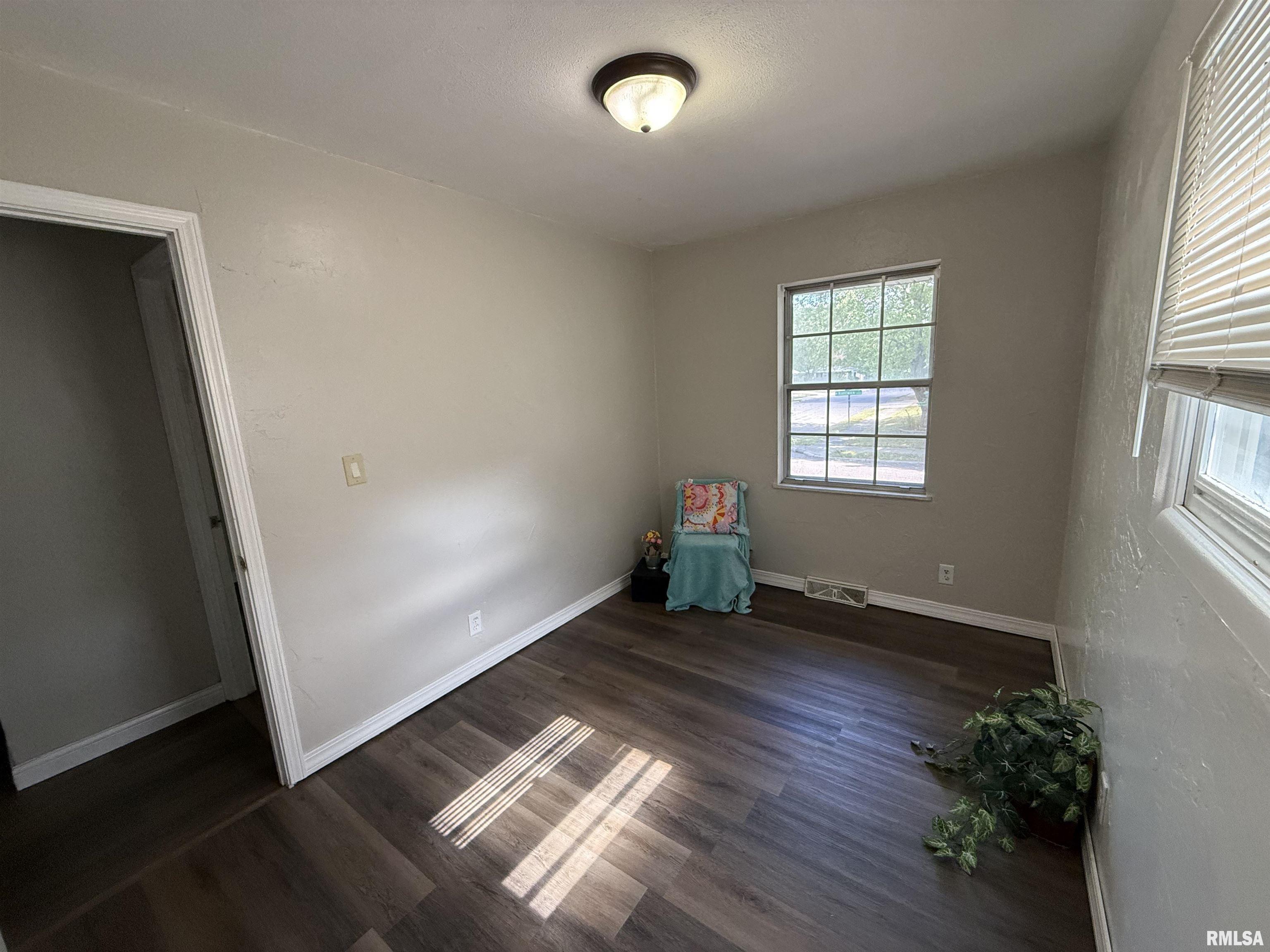 6345 North Randwick Road Peoria, IL 61615 - Photo 29 of 81 Gallery Image 29