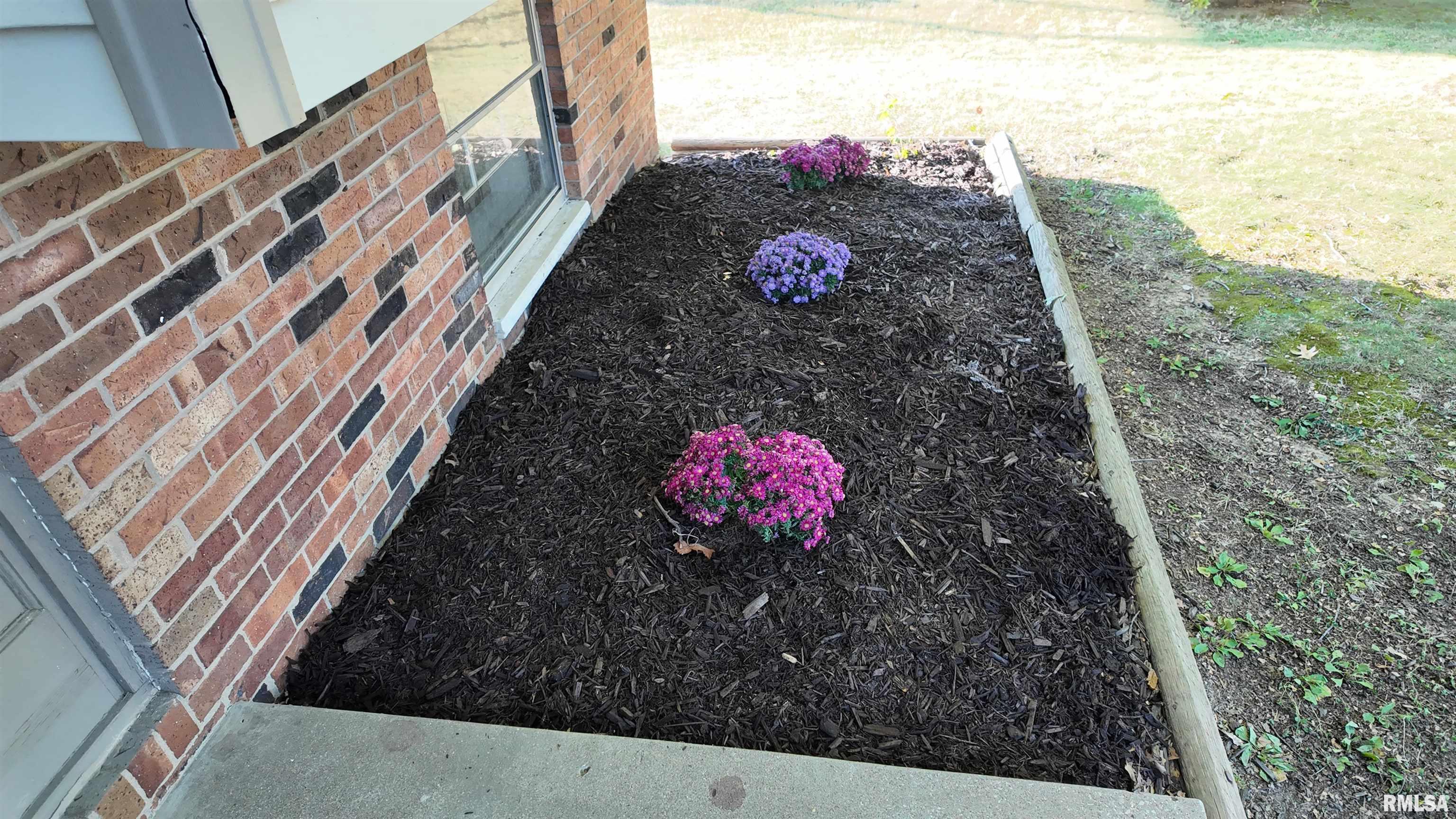 6345 North Randwick Road Peoria, IL 61615 - Photo 3 of 81 Gallery Image 3