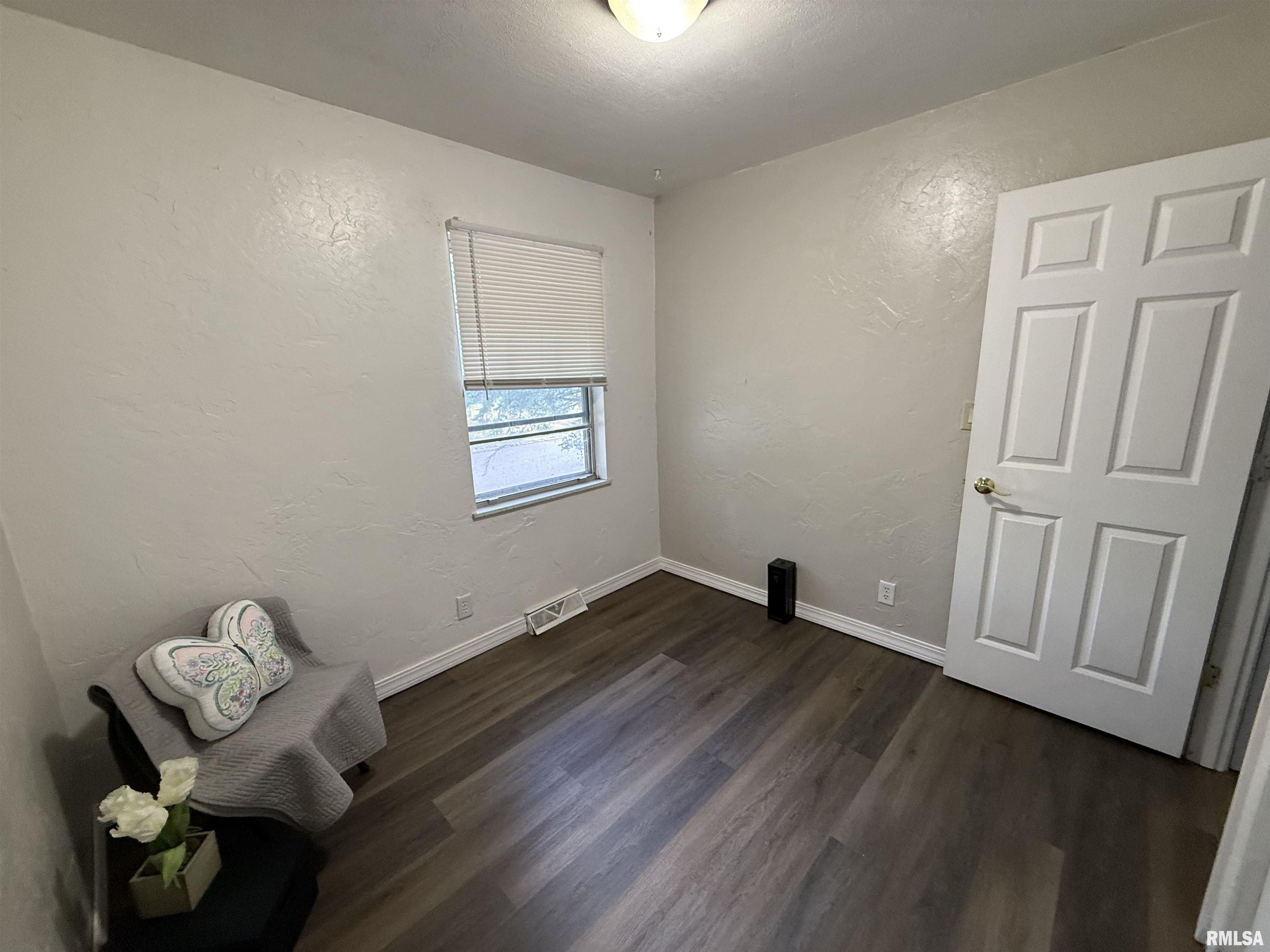 6345 North Randwick Road Peoria, IL 61615 - Photo 35 of 81 Gallery Image 35