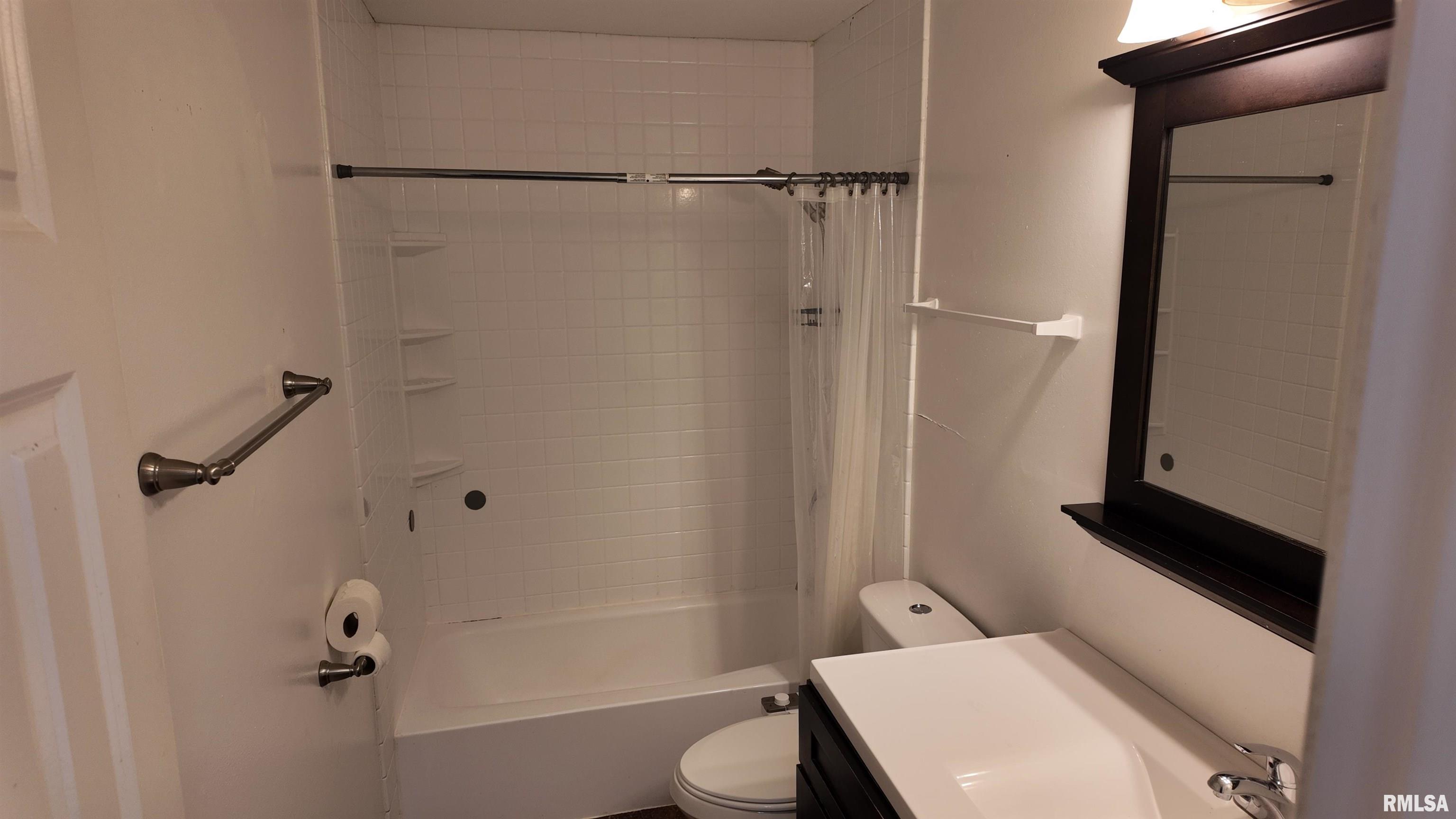 6345 North Randwick Road Peoria, IL 61615 - Photo 36 of 81 Gallery Image 36