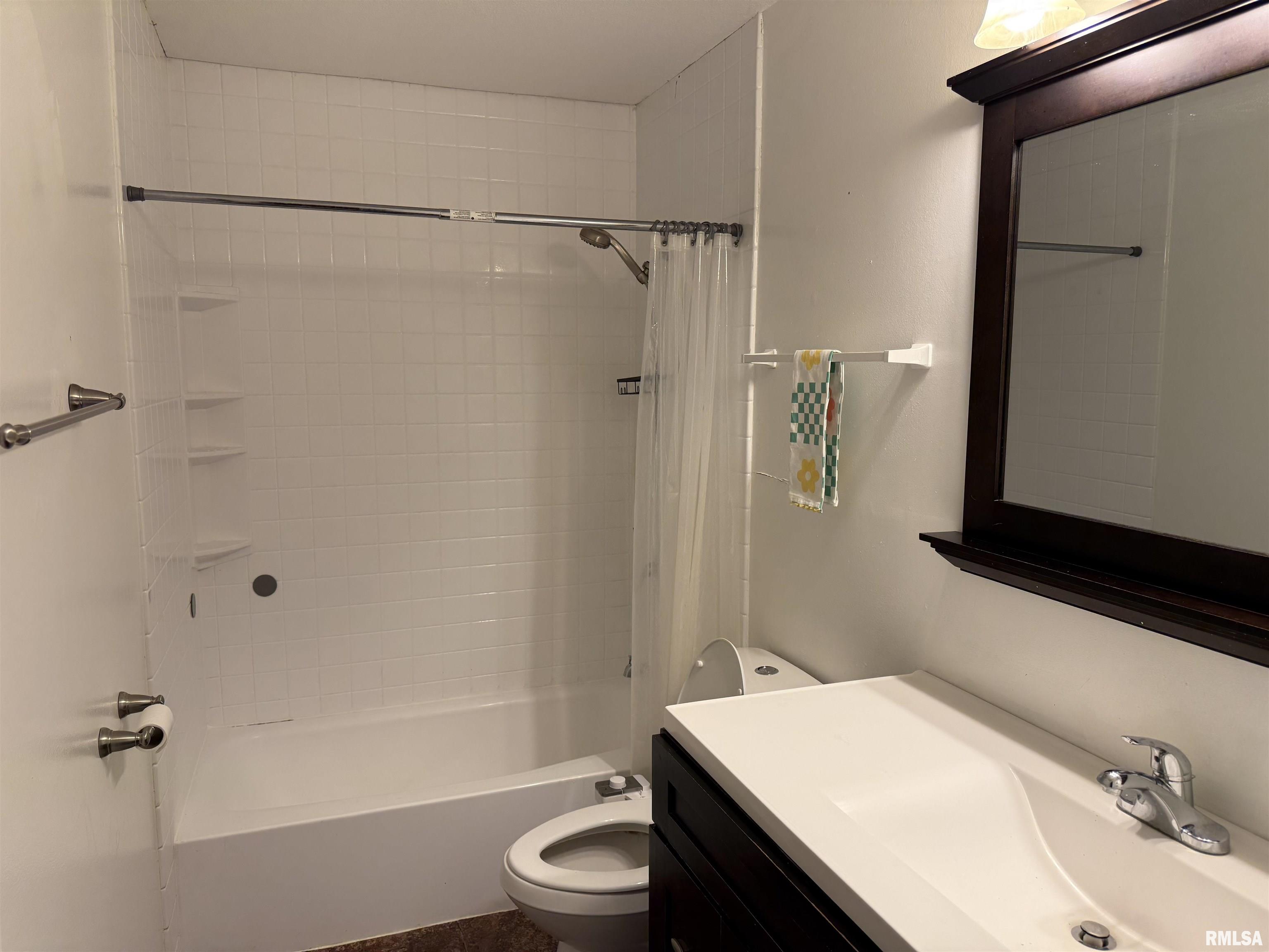 6345 North Randwick Road Peoria, IL 61615 - Photo 40 of 81 Gallery Image 40
