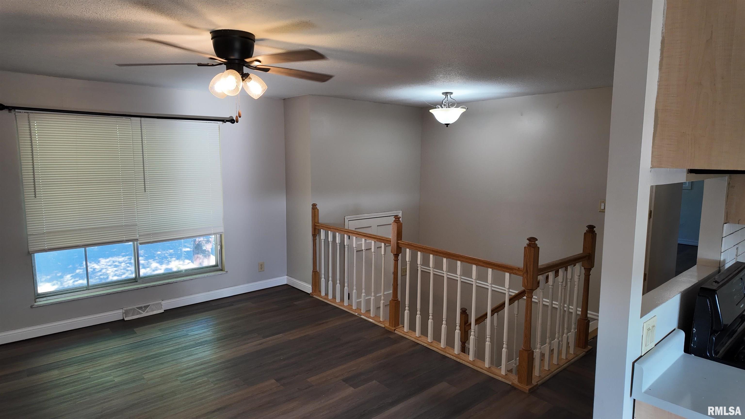 6345 North Randwick Road Peoria, IL 61615 - Photo 61 of 81 Gallery Image 61