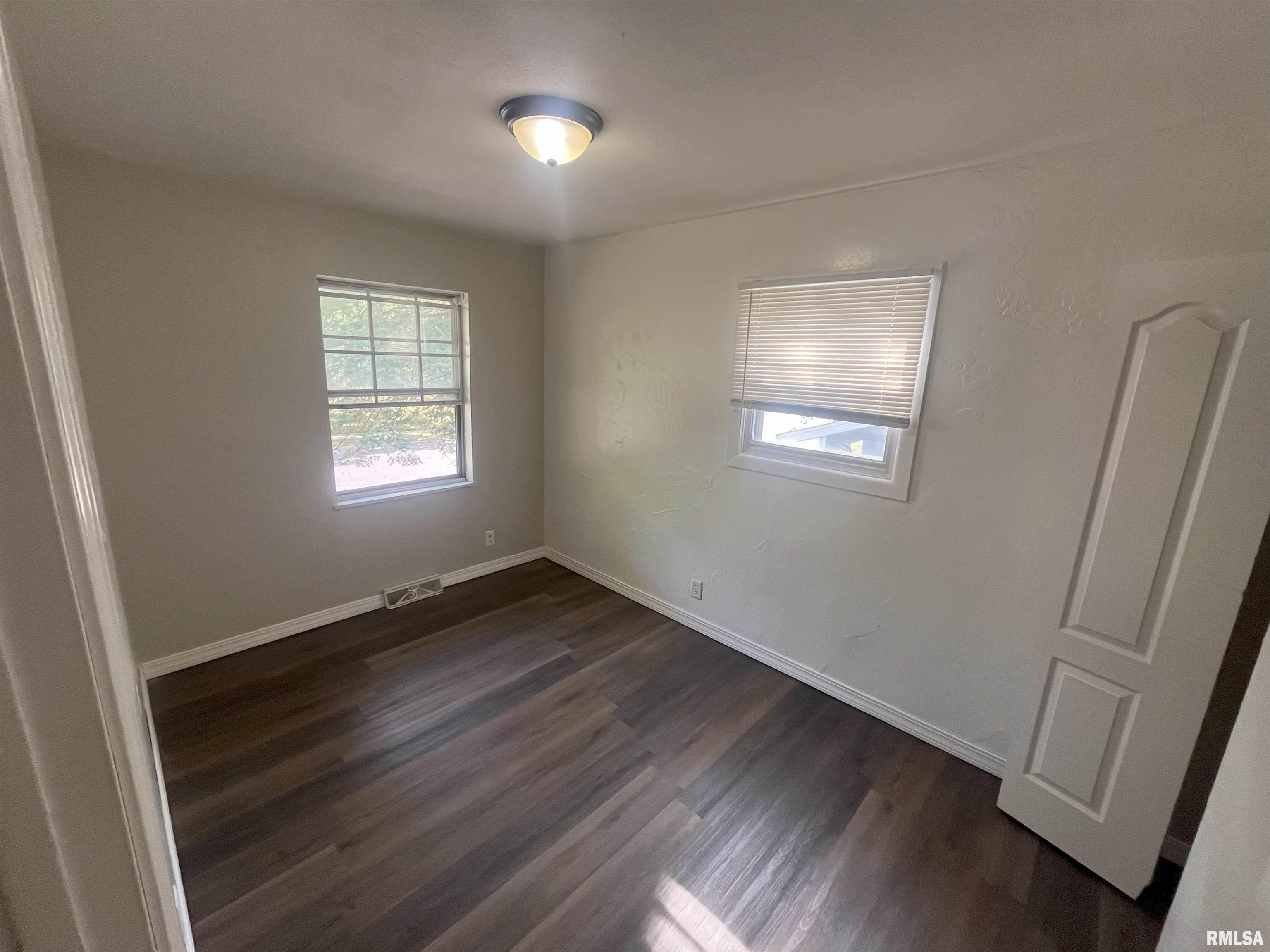 6345 North Randwick Road Peoria, IL 61615 - Photo 72 of 81 Gallery Image 72