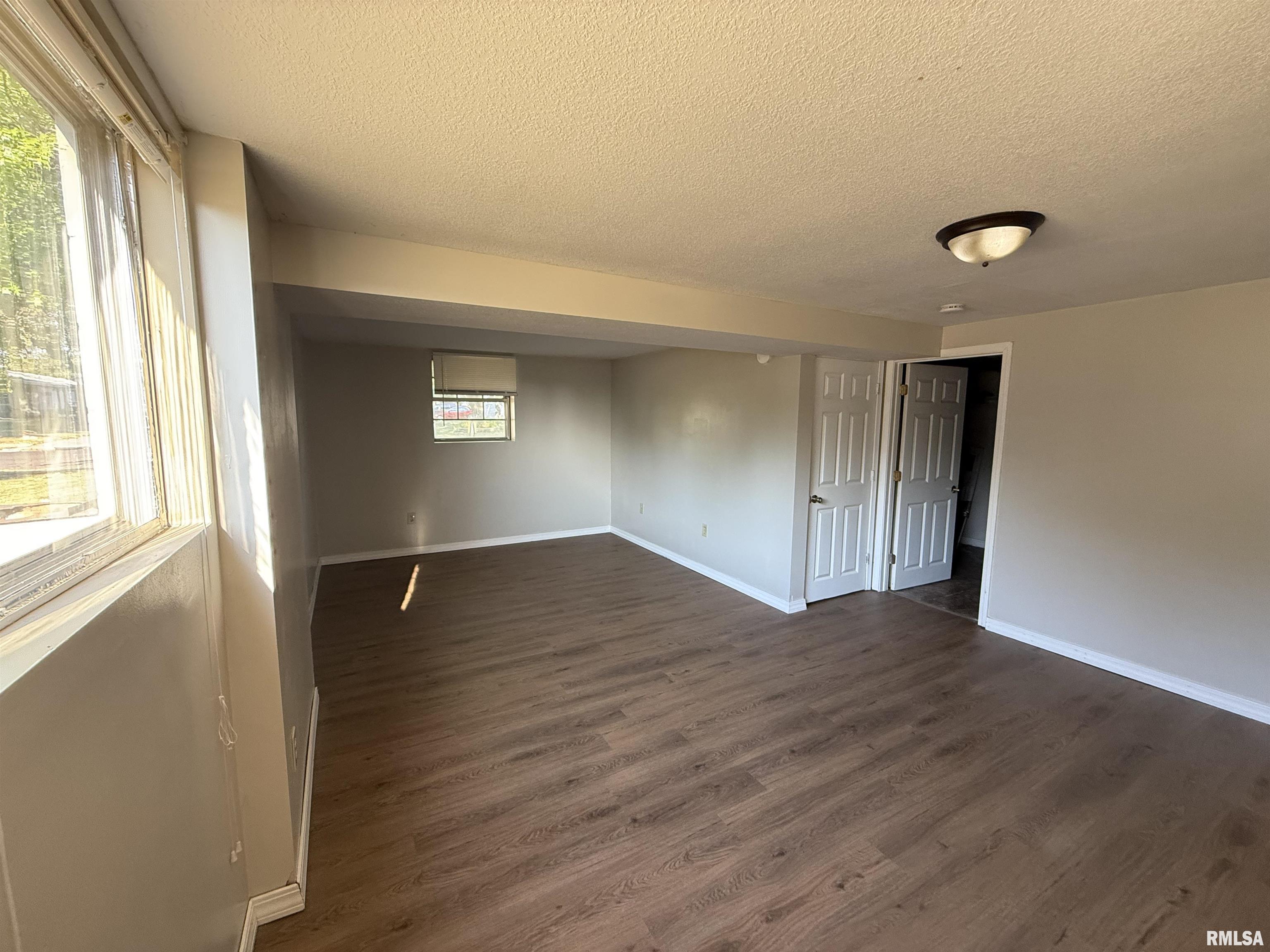 6345 North Randwick Road Peoria, IL 61615 - Photo 76 of 81 Gallery Image 76