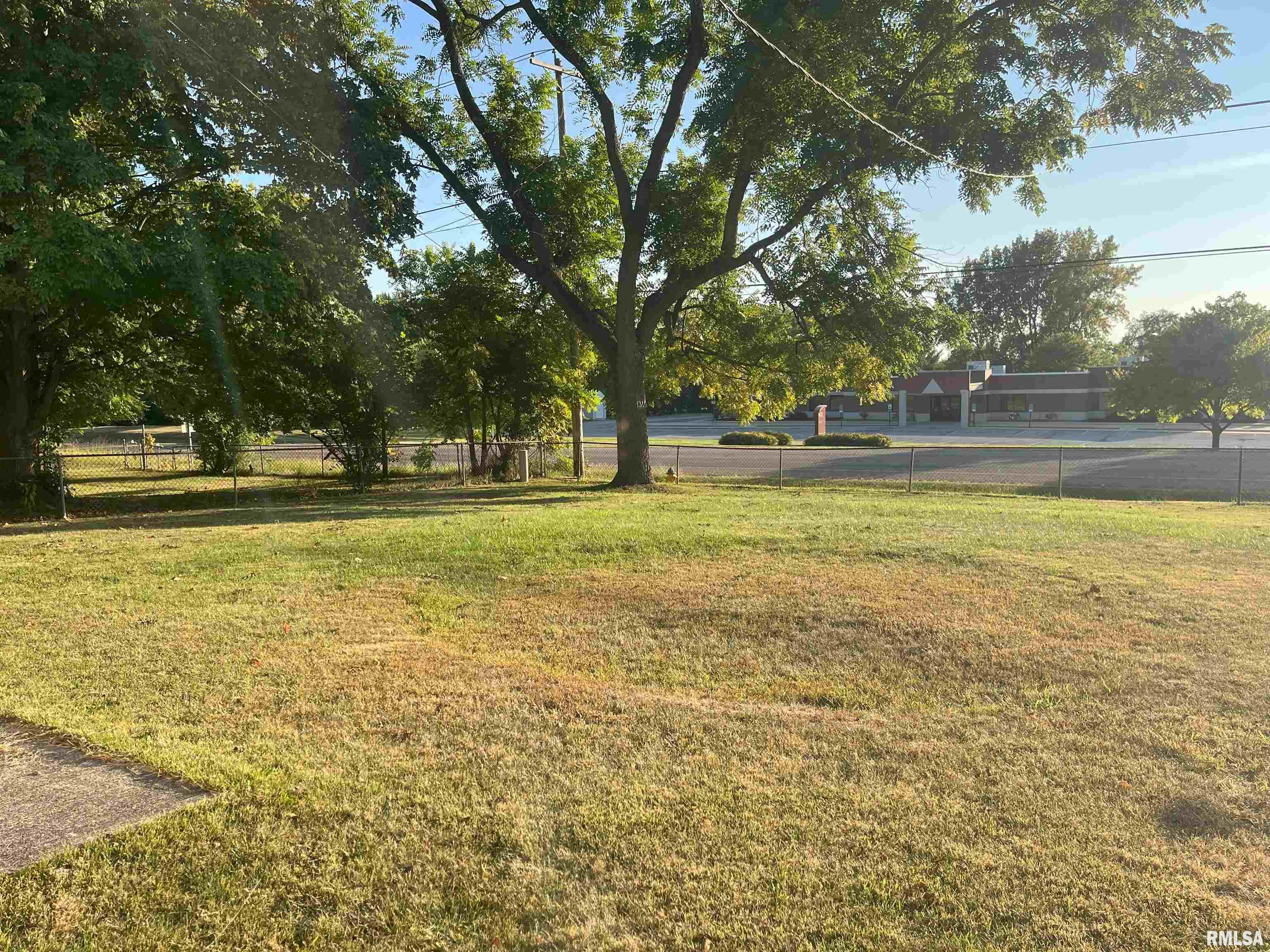 6345 North Randwick Road Peoria, IL 61615 - Photo 8 of 81 Gallery Image 8