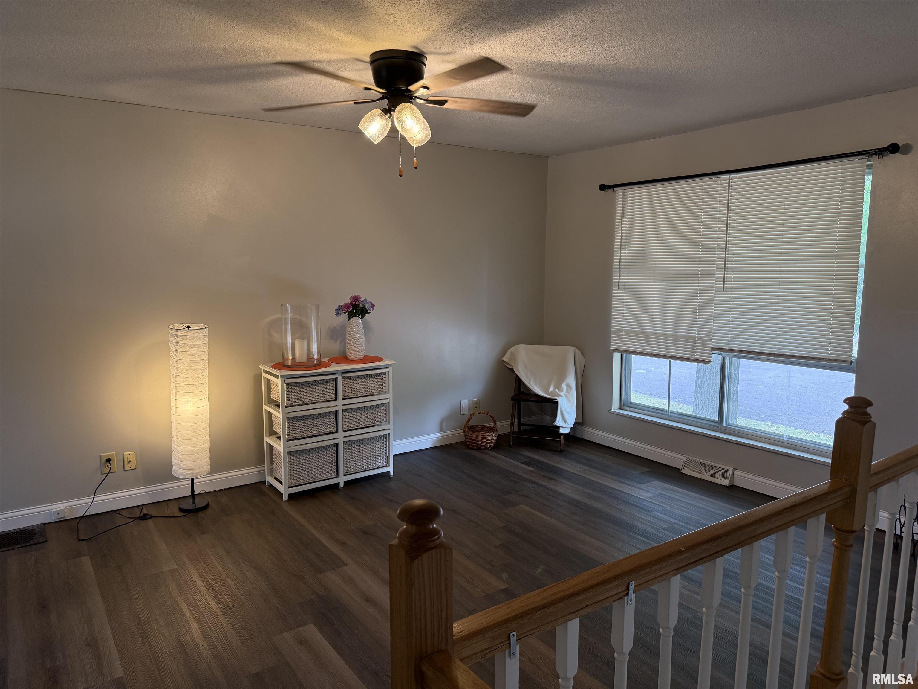 6345 North Randwick Road Peoria, IL 61615 - Photo 10 of 81 Gallery Image 10