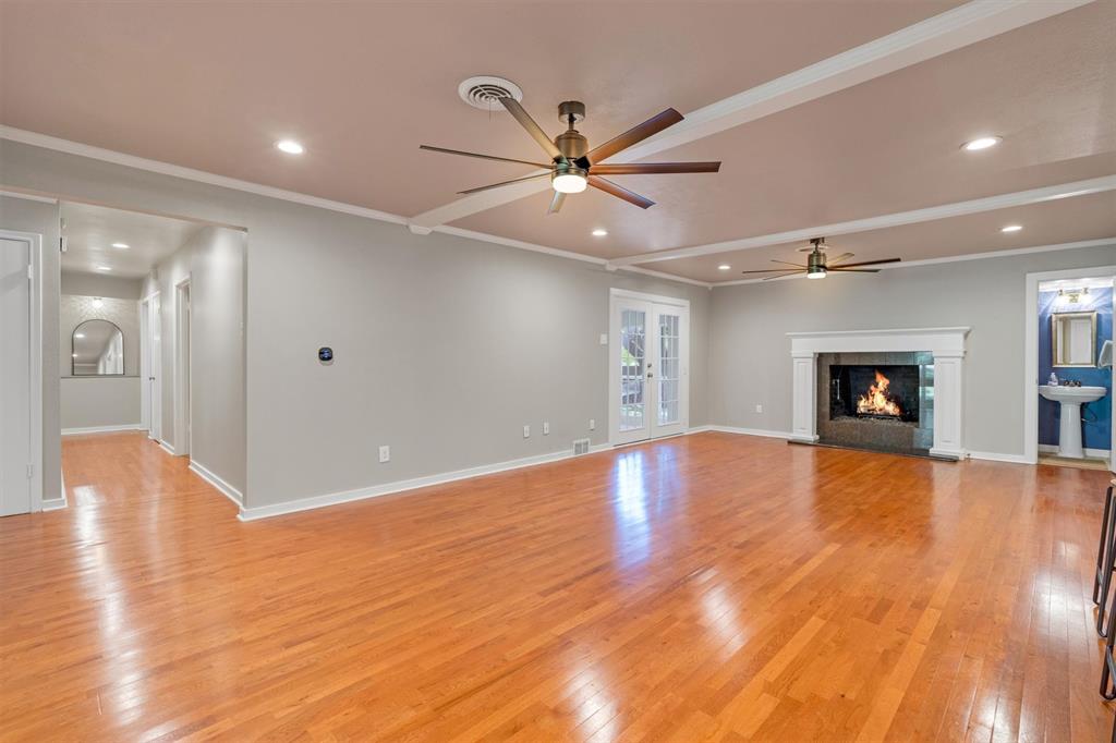 9856 Shoreview Road Dallas, TX 75238 - Photo 11 of 40