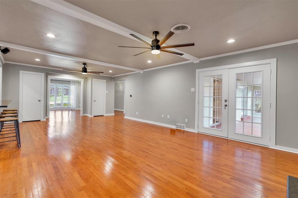 9856 Shoreview Road Dallas, TX 75238 - Photo 13 of 40