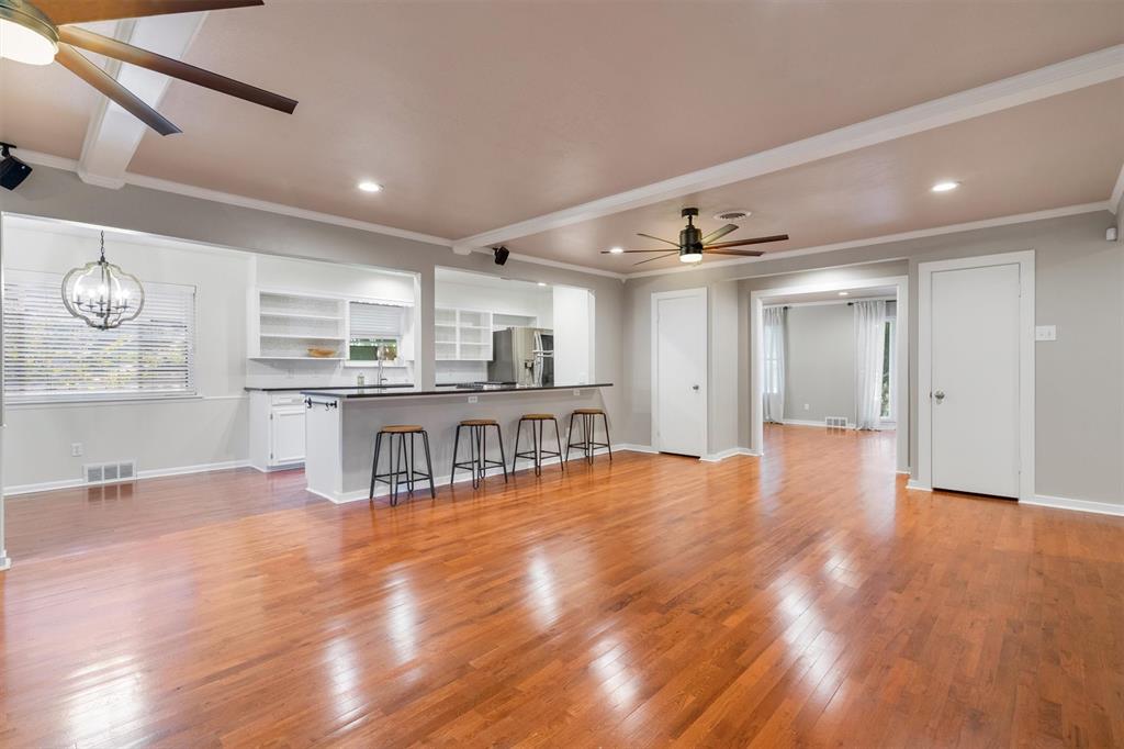 9856 Shoreview Road Dallas, TX 75238 - Photo 17 of 40