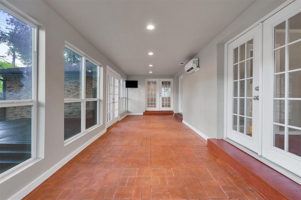 9856 Shoreview Road Dallas, TX 75238 - Photo 36 of 40