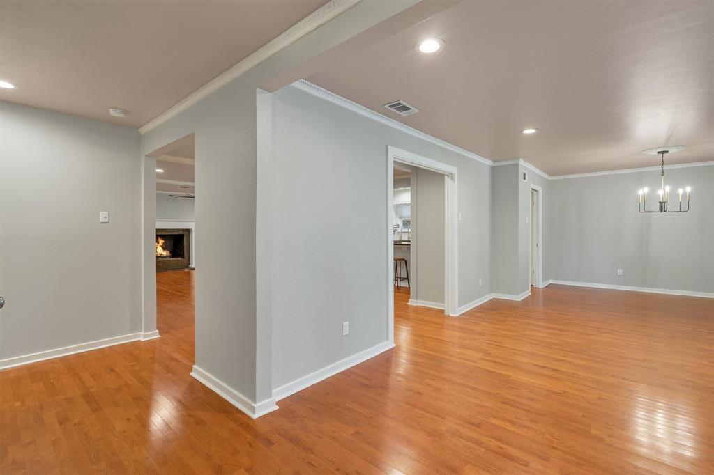 9856 Shoreview Road Dallas, TX 75238 - Photo 5 of 40