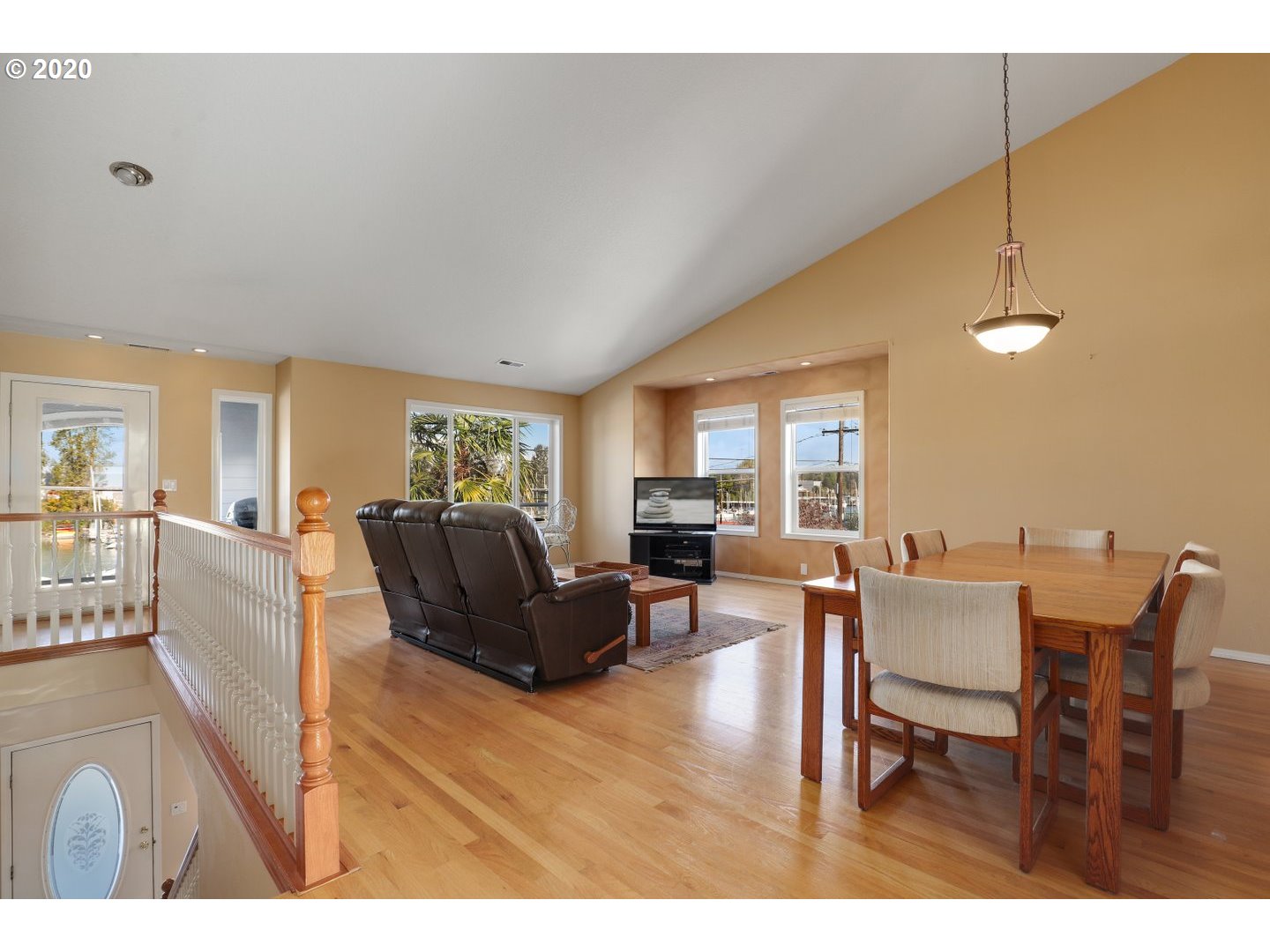 12 Northeast Bridgeton Road Portland, OR 97211 - Photo 4 of 31 Gallery Image 4